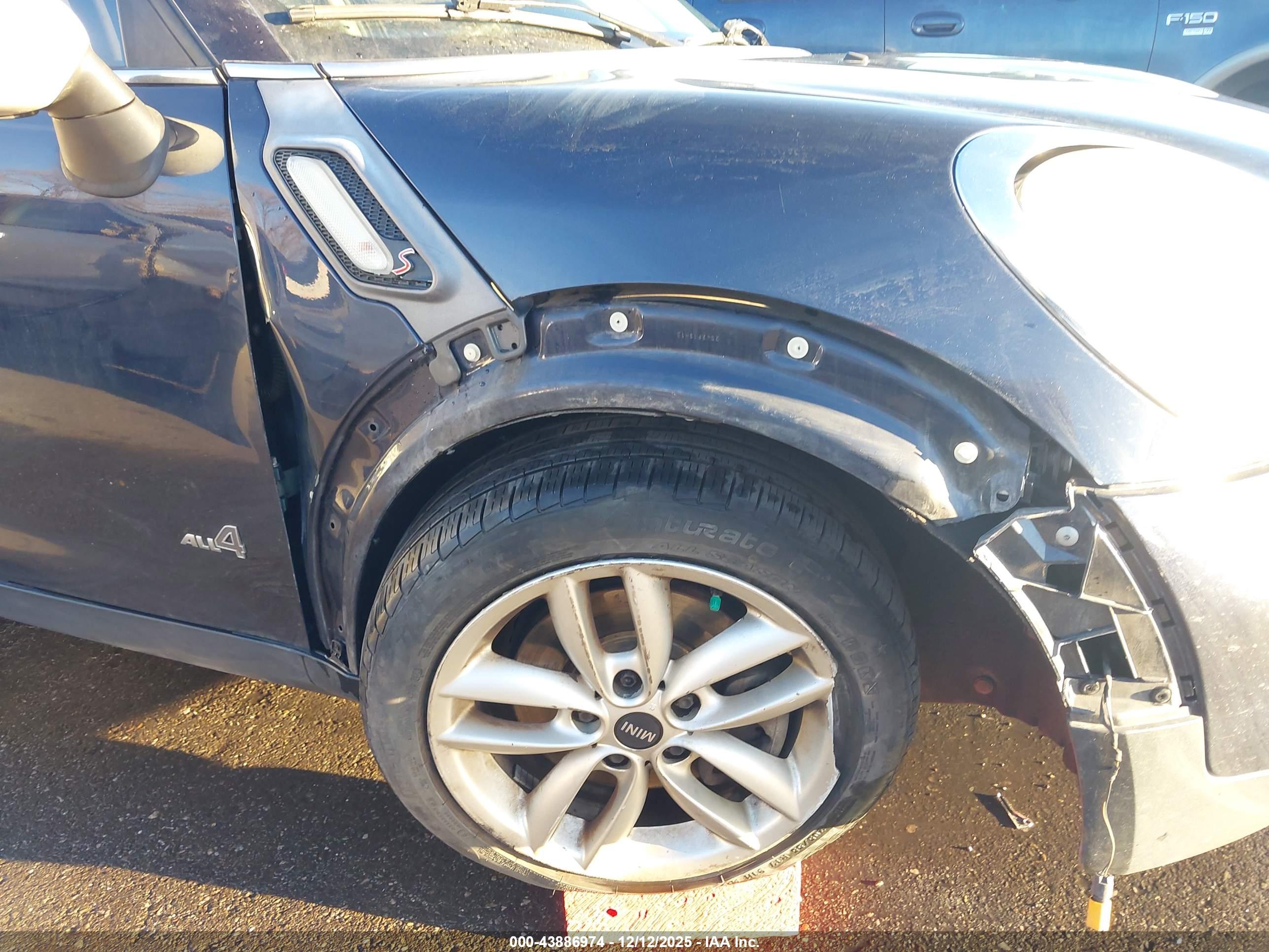 MINI COUNTRYMAN image 6