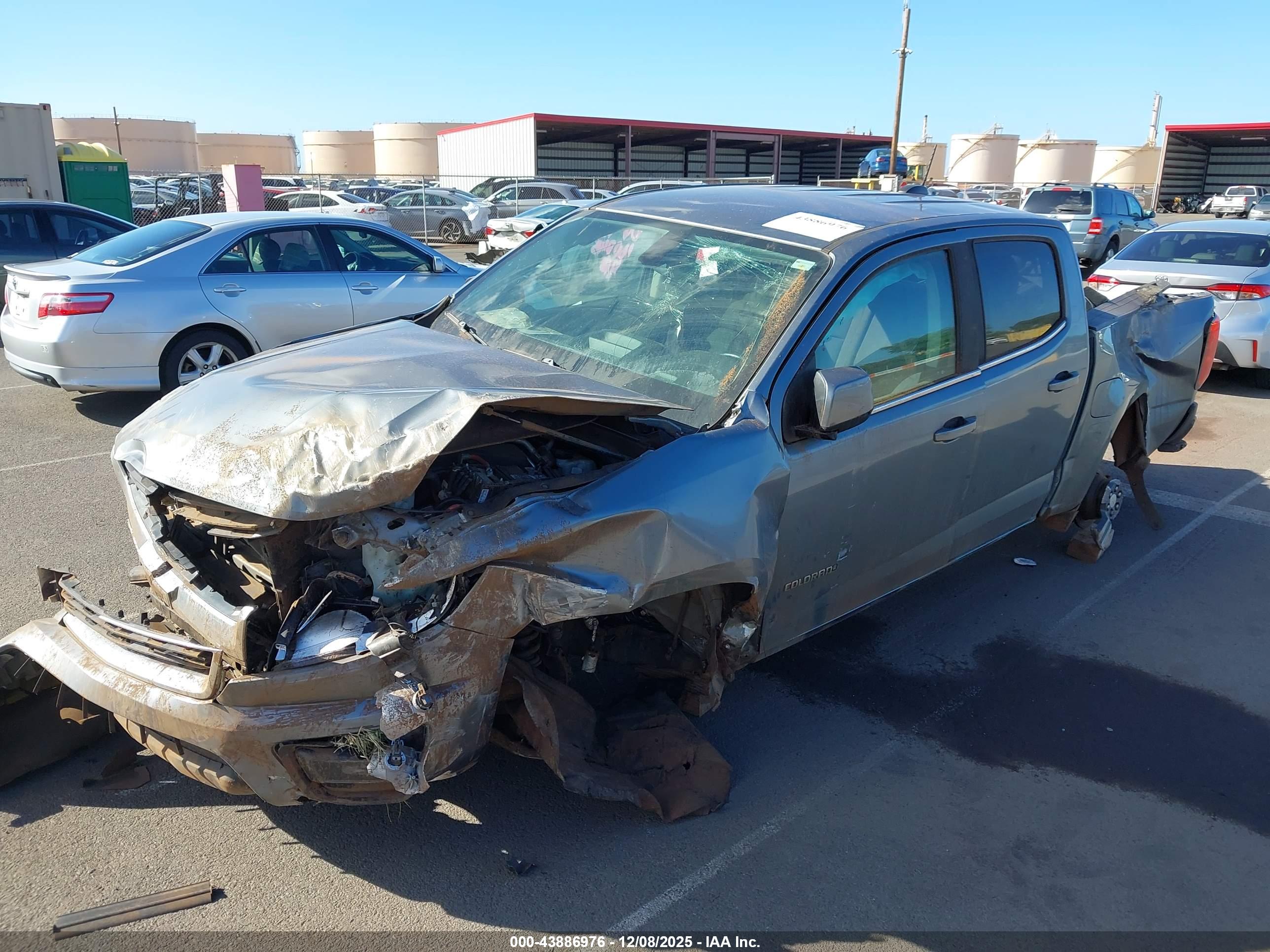 CHEVROLET COLORADO image 6