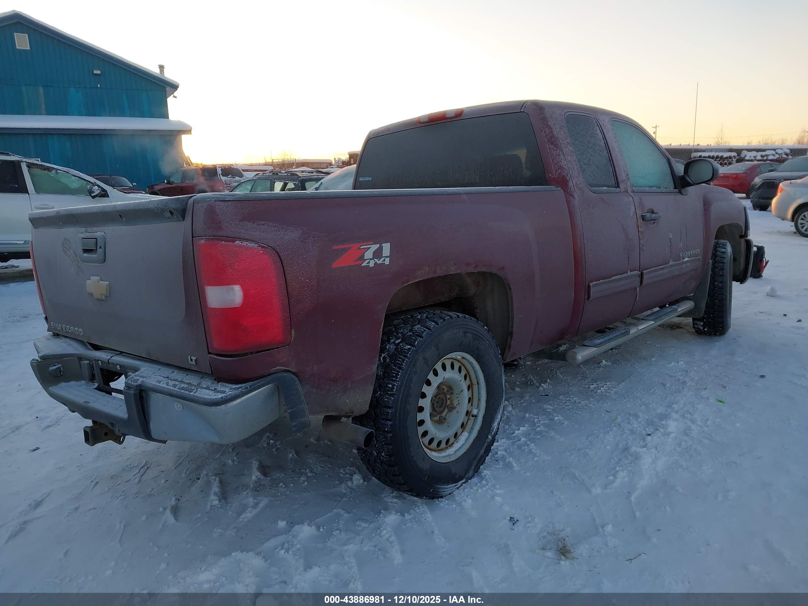 CHEVROLET SILVERADO image 4