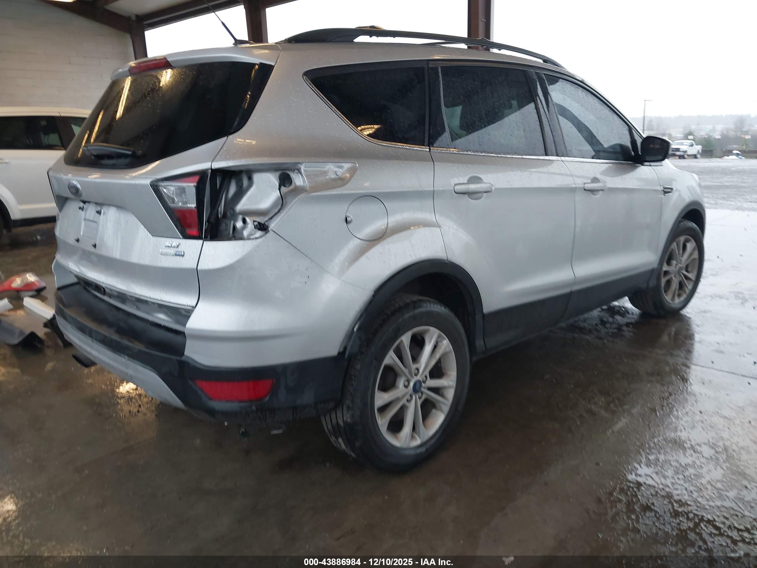 FORD ESCAPE image 4
