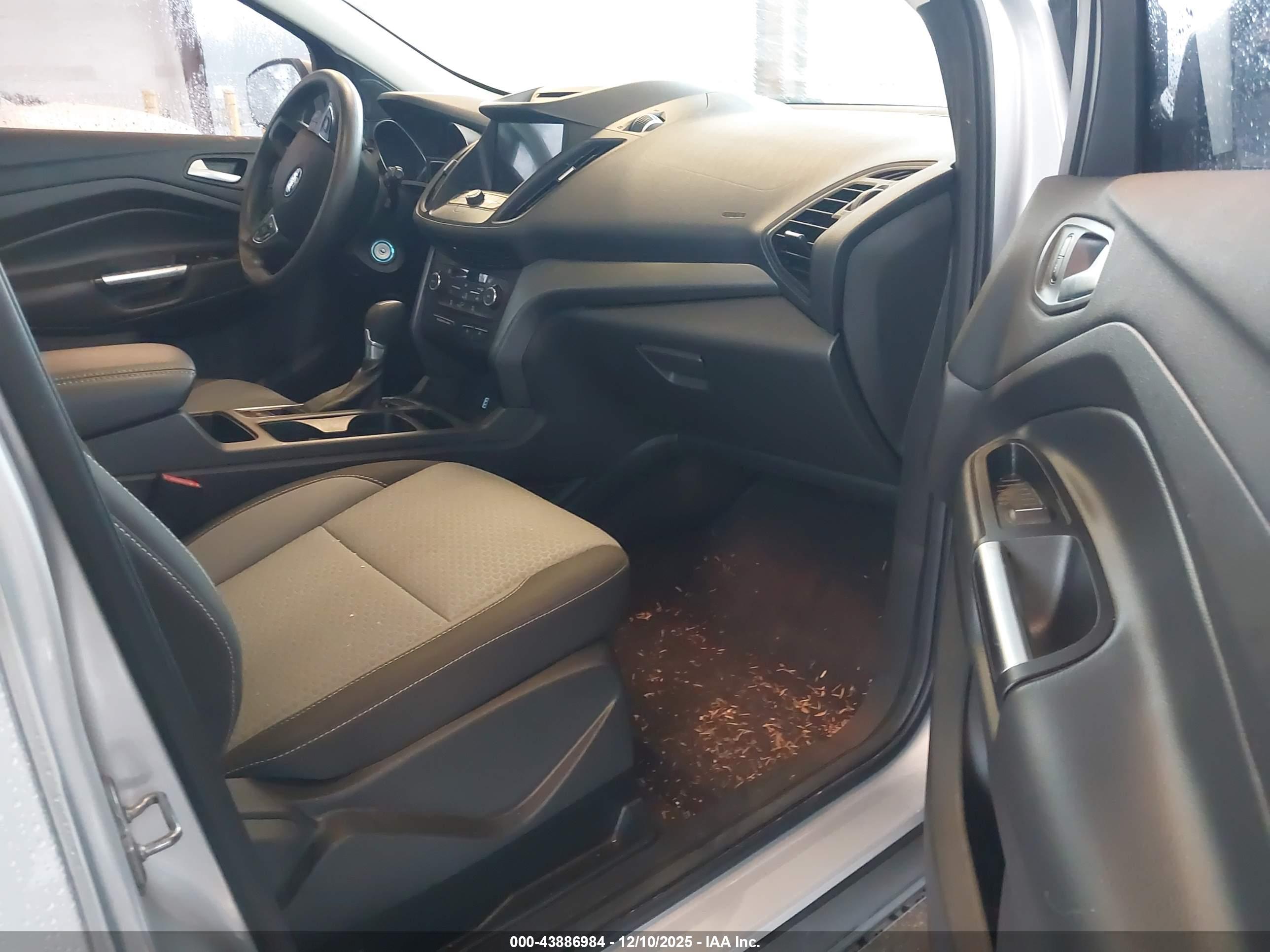 FORD ESCAPE image 5