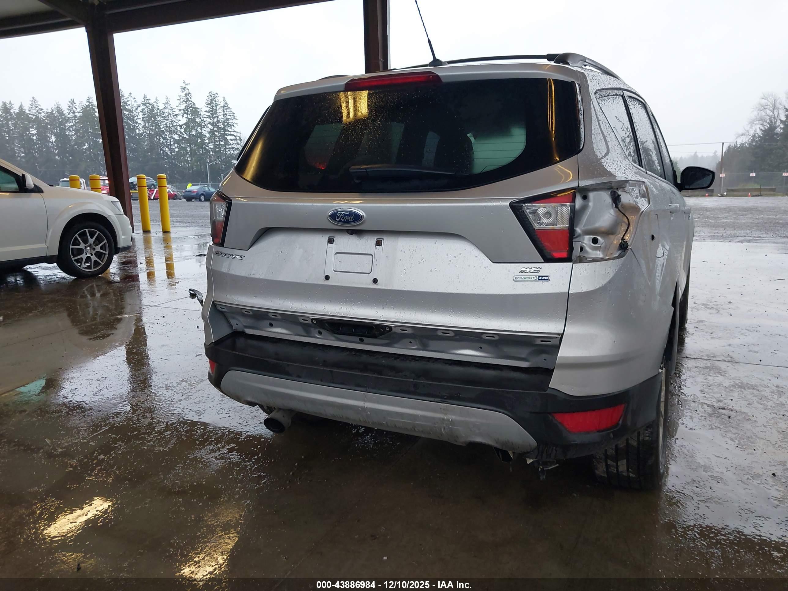 FORD ESCAPE image 6