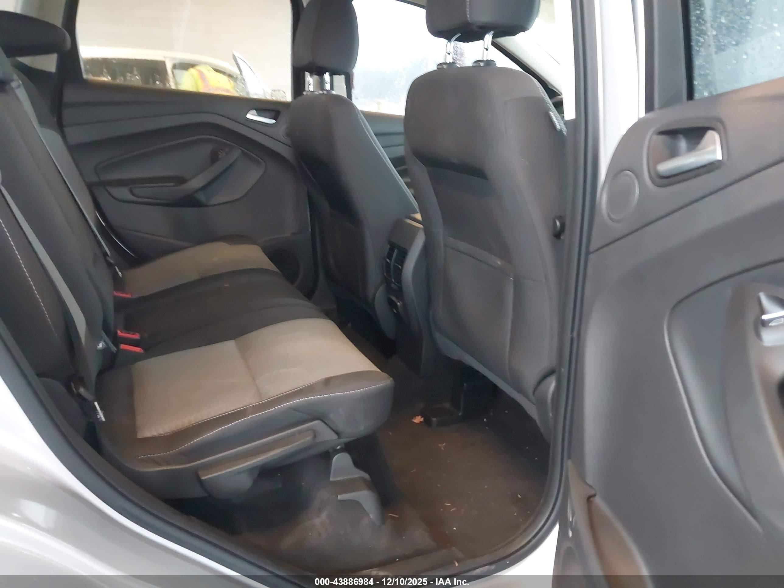 FORD ESCAPE image 8