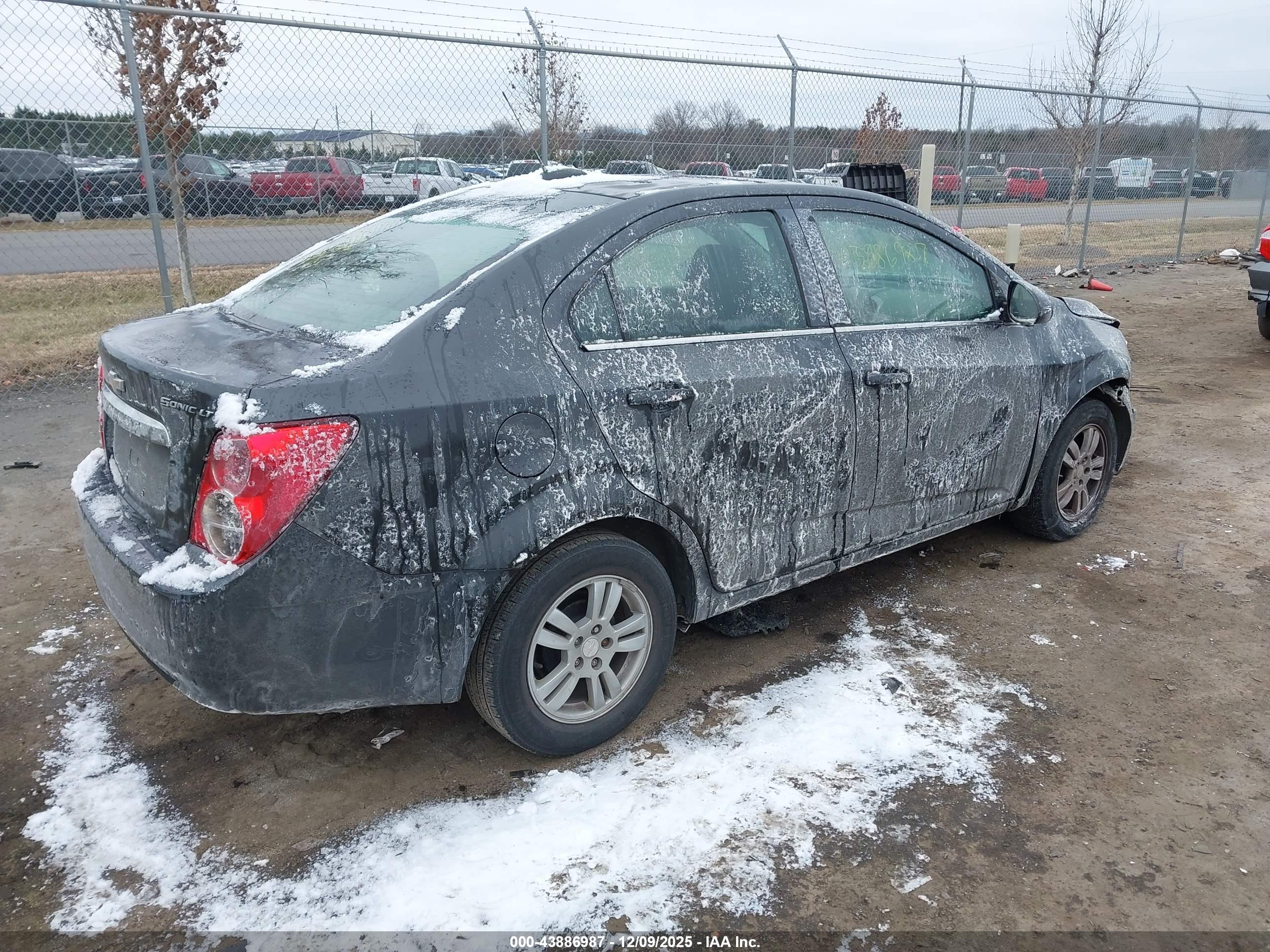 CHEVROLET SONIC image 4