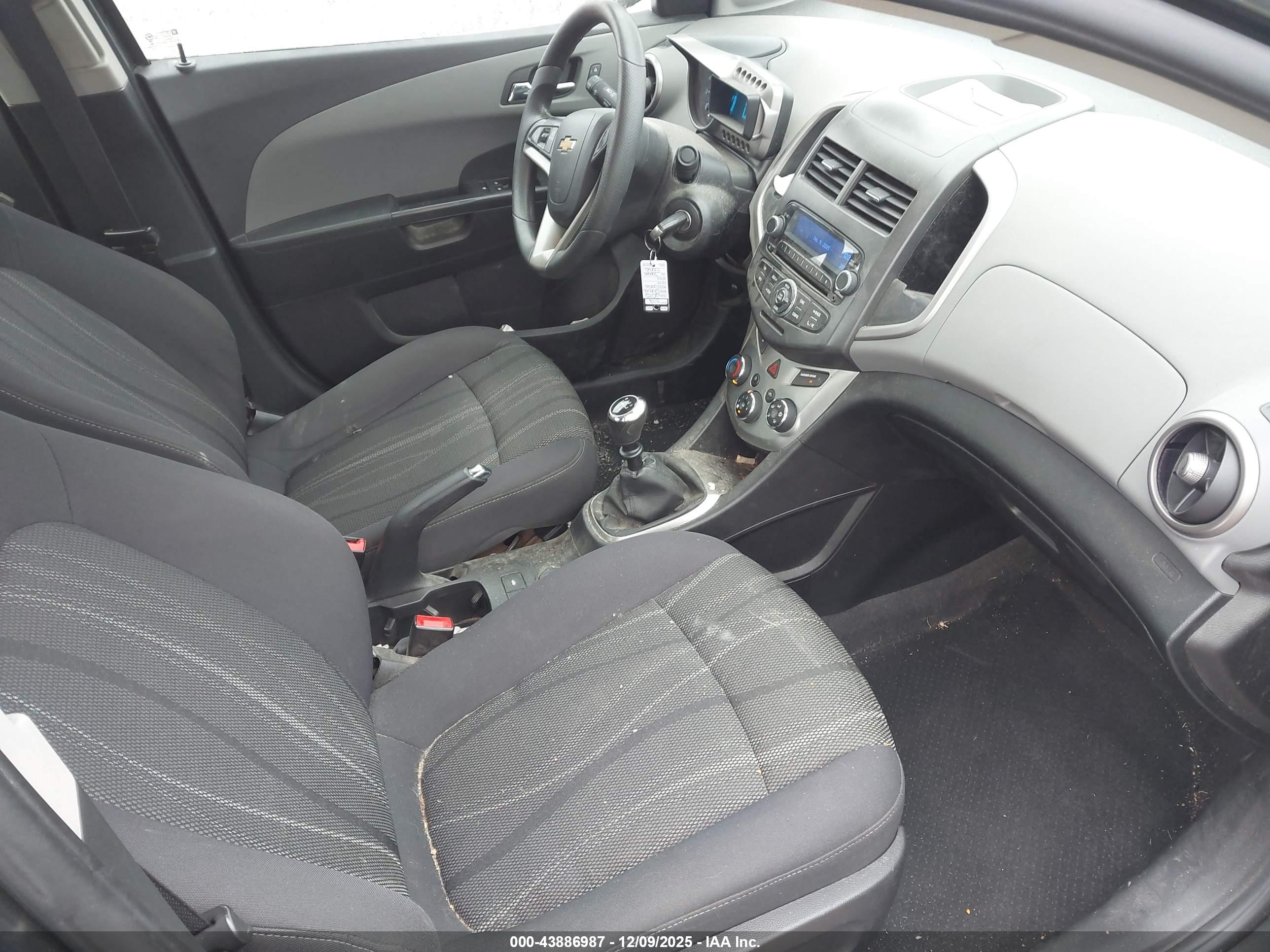 CHEVROLET SONIC image 5