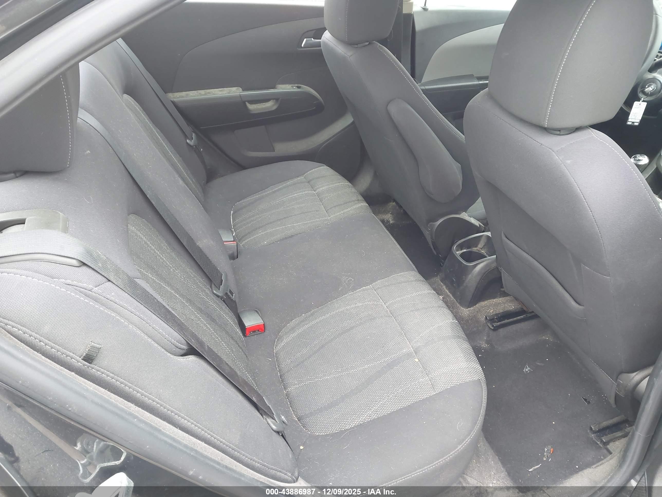 CHEVROLET SONIC image 8