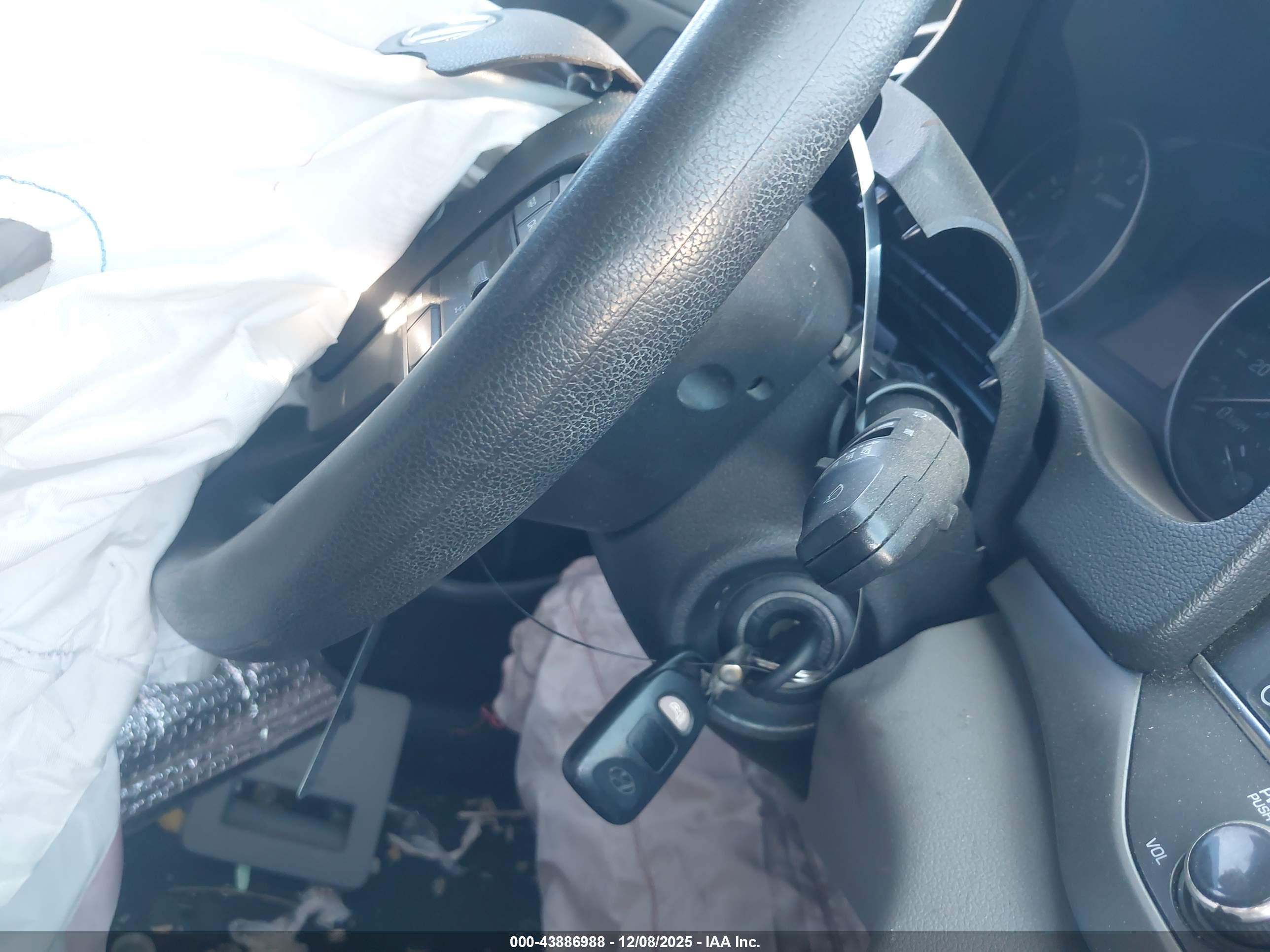 HYUNDAI ELANTRA image 11