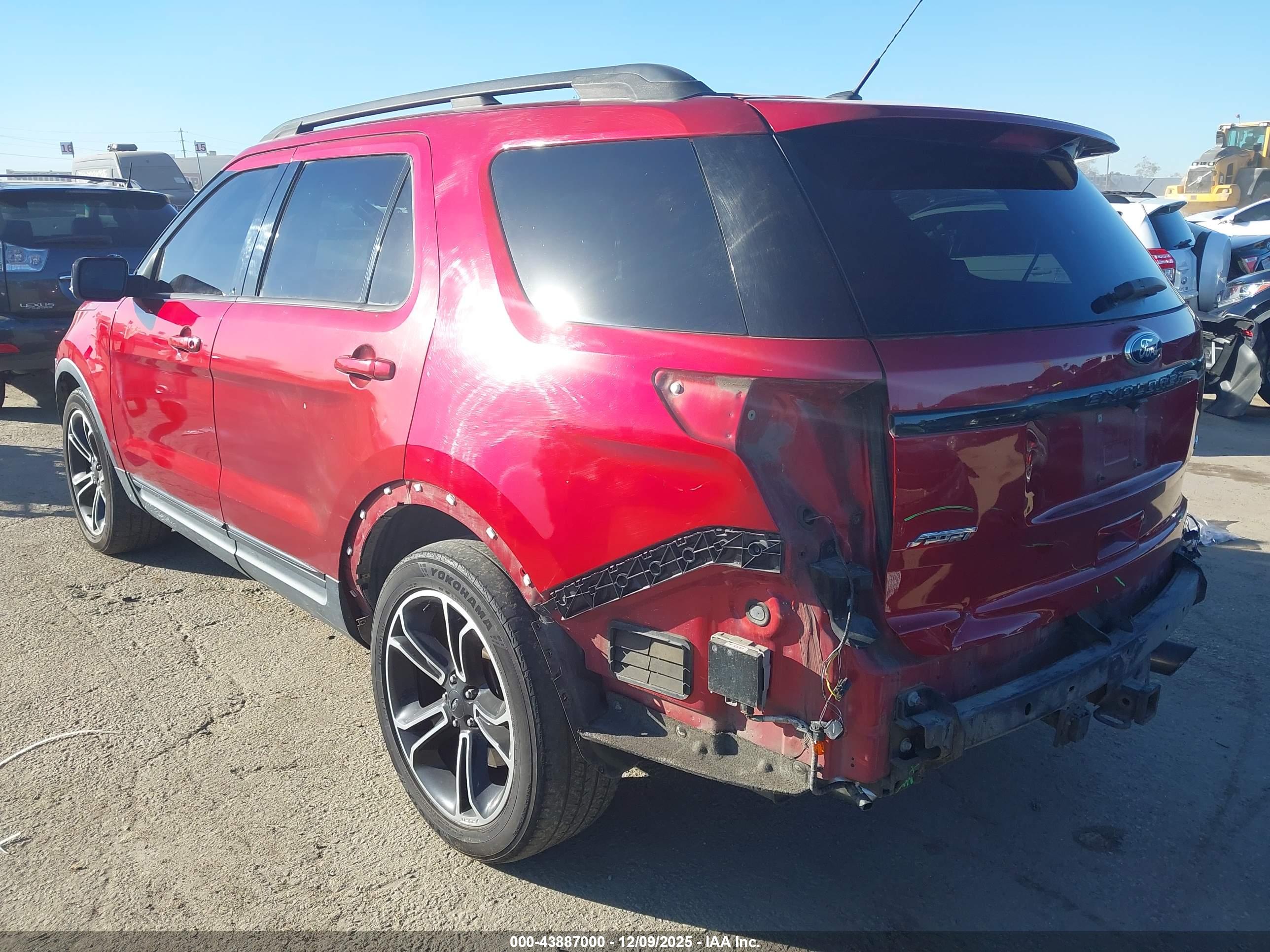 FORD EXPLORER image 3