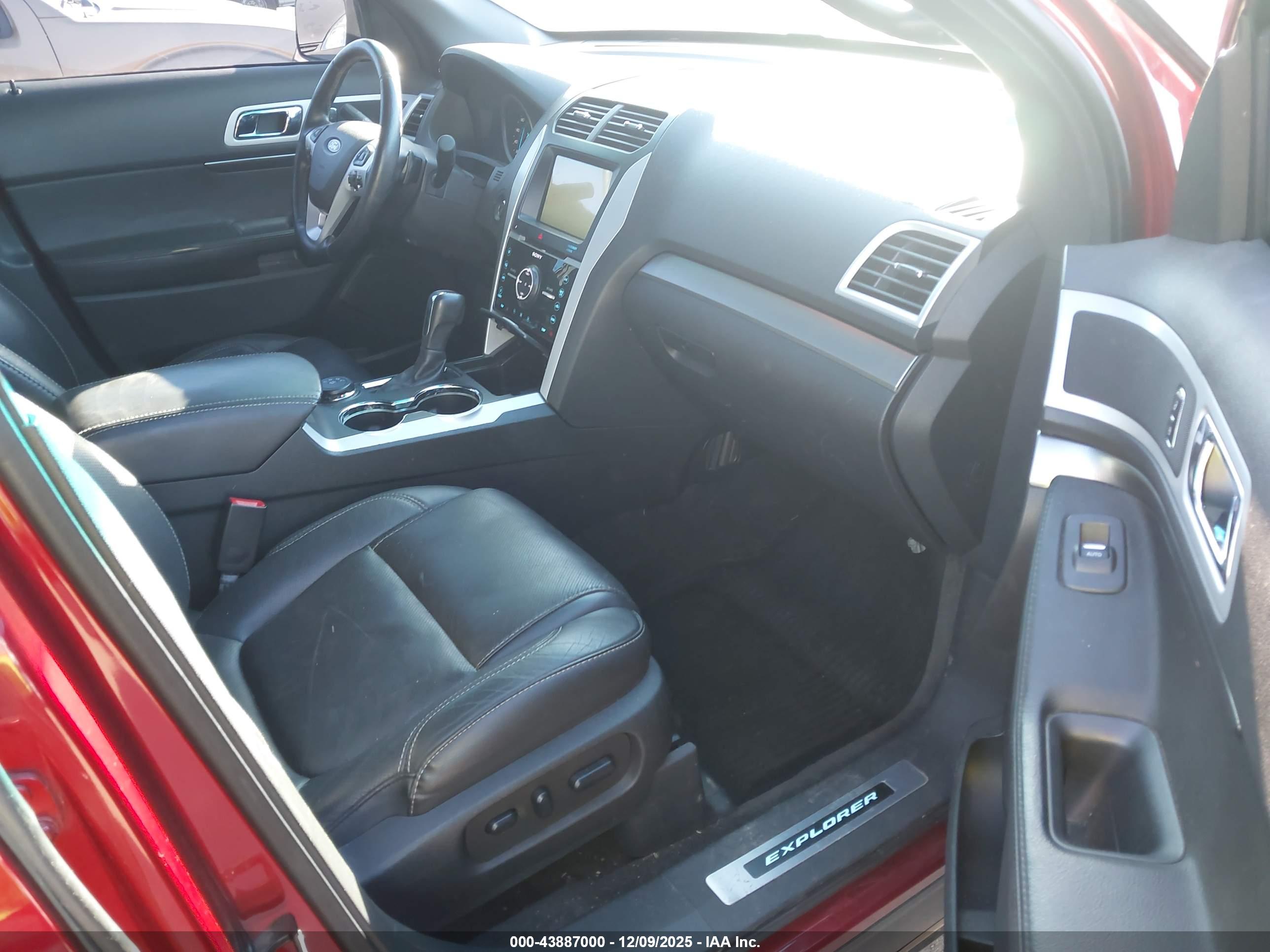 FORD EXPLORER image 5