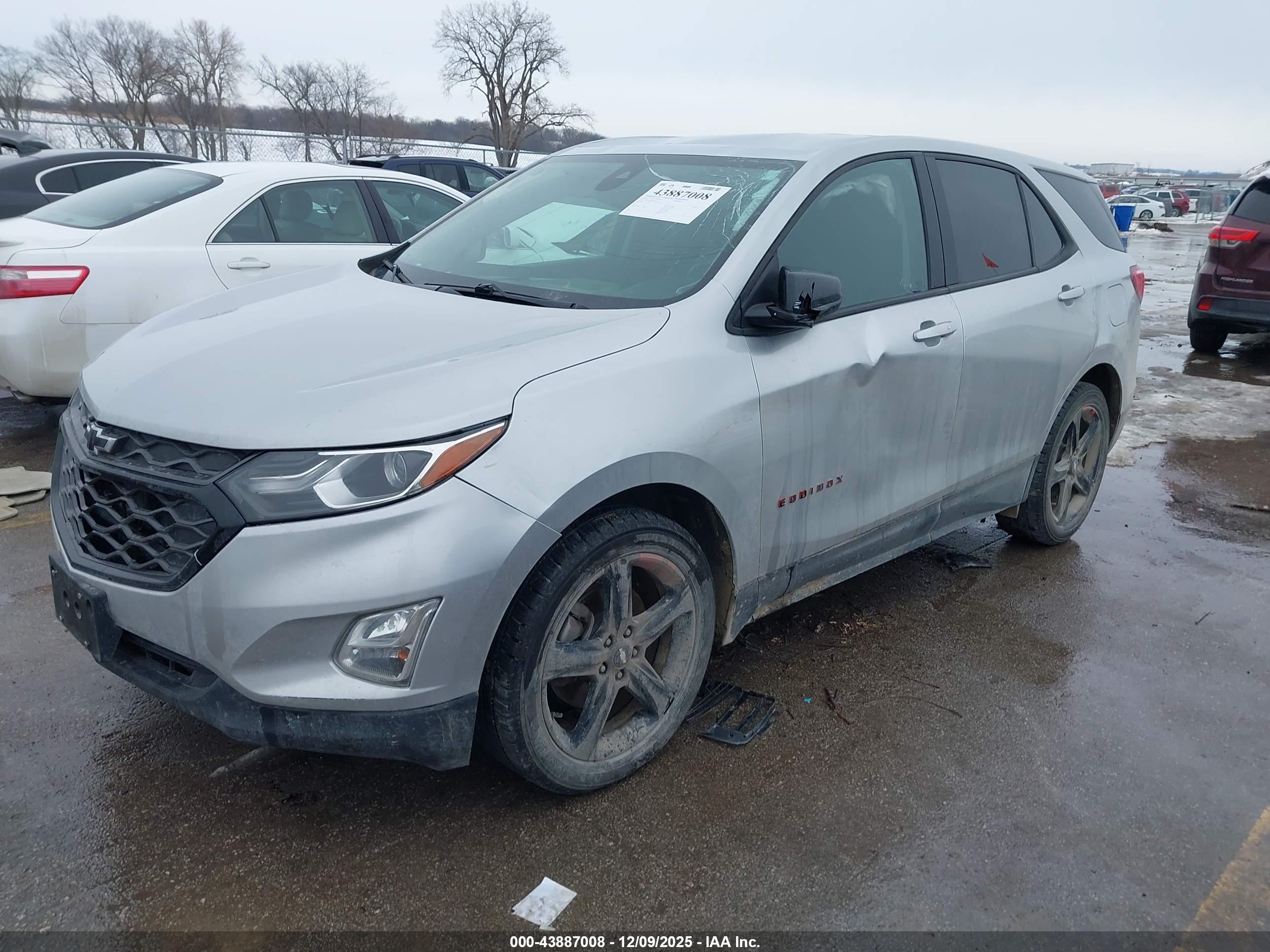 CHEVROLET EQUINOX image 2
