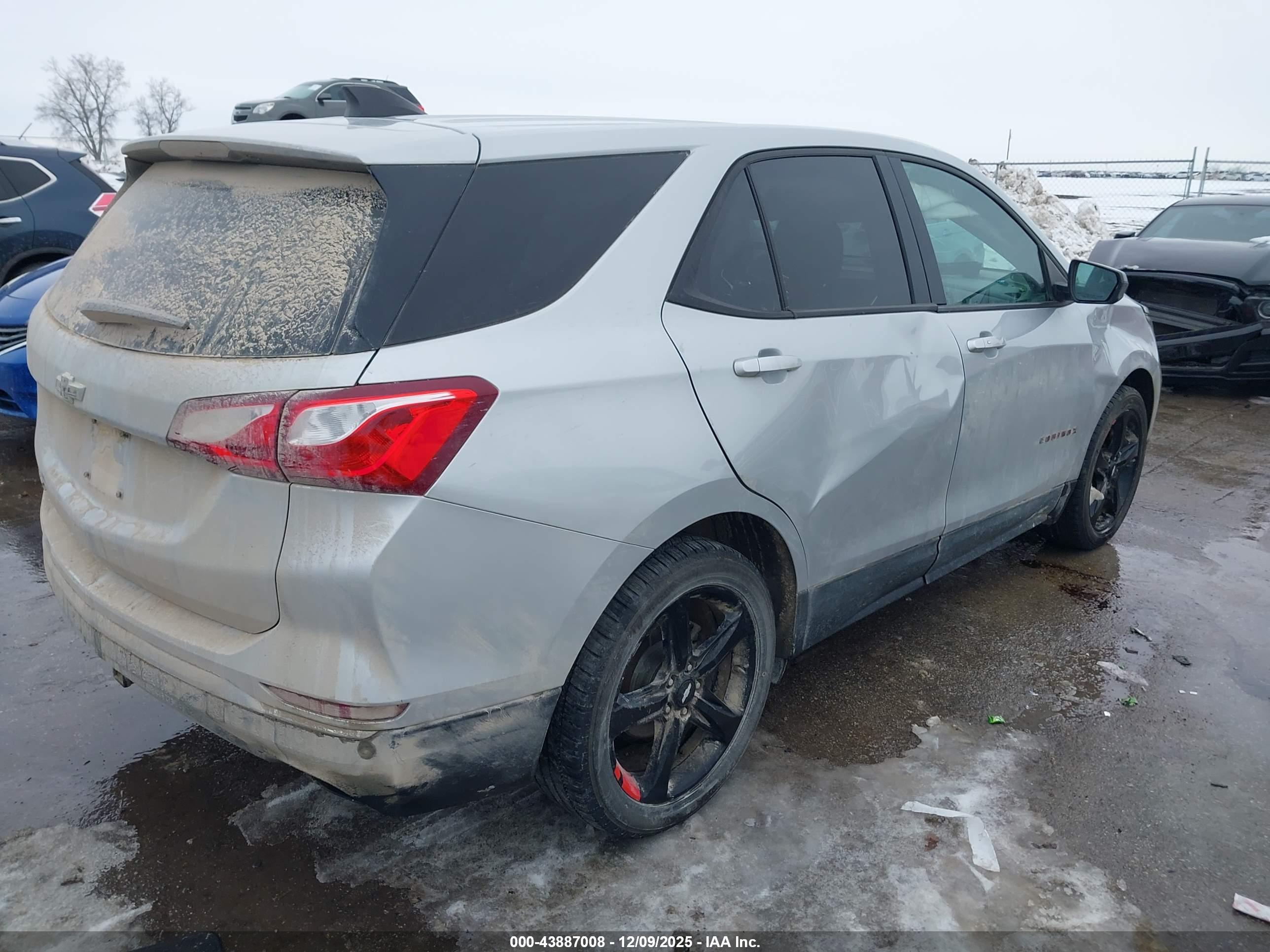 CHEVROLET EQUINOX image 4