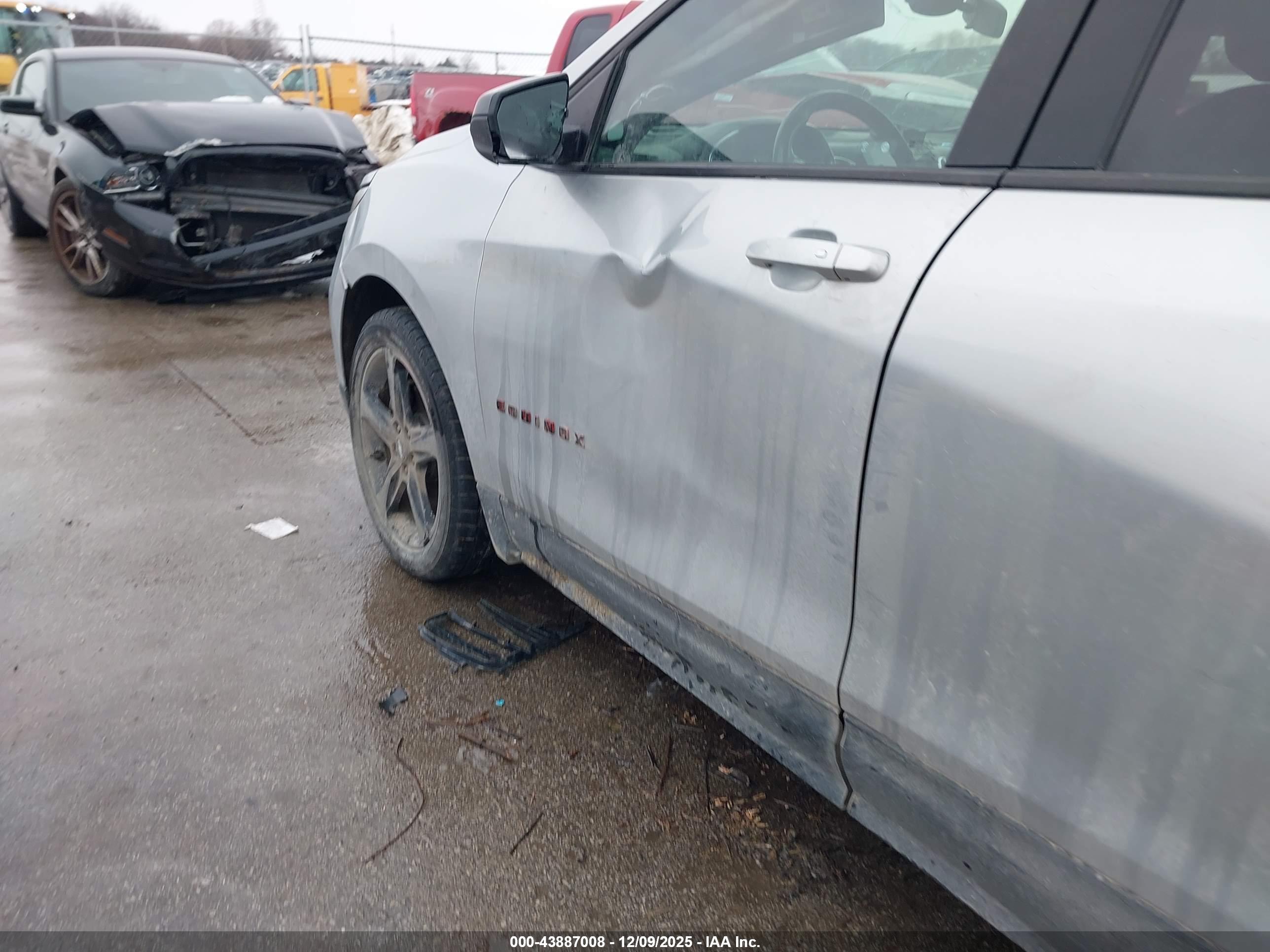 CHEVROLET EQUINOX image 6