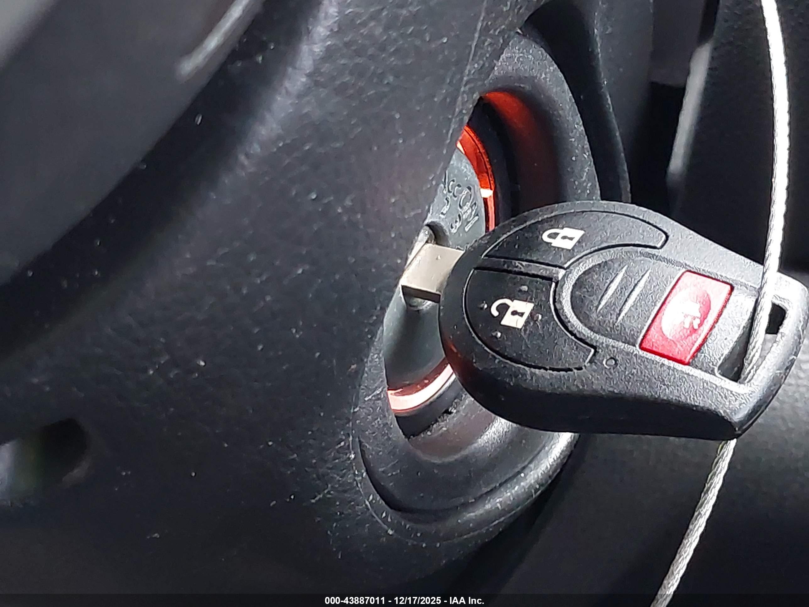 NISSAN ROGUE image 11