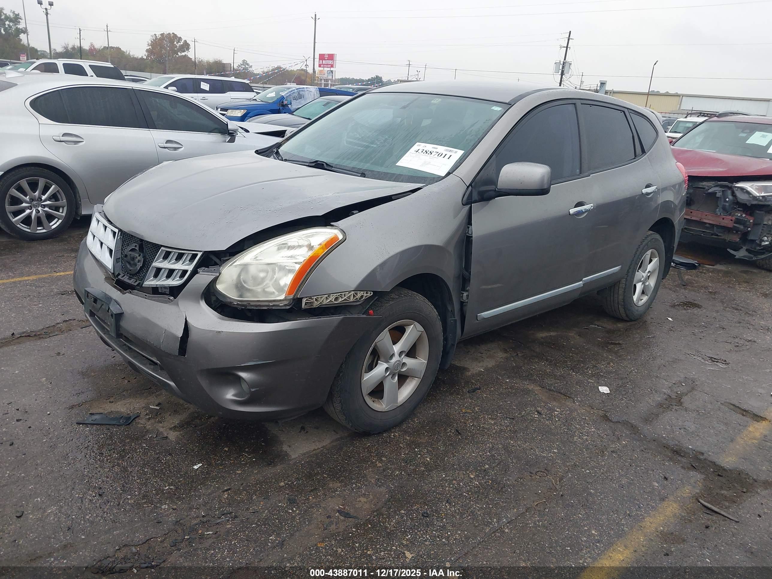 NISSAN ROGUE image 2