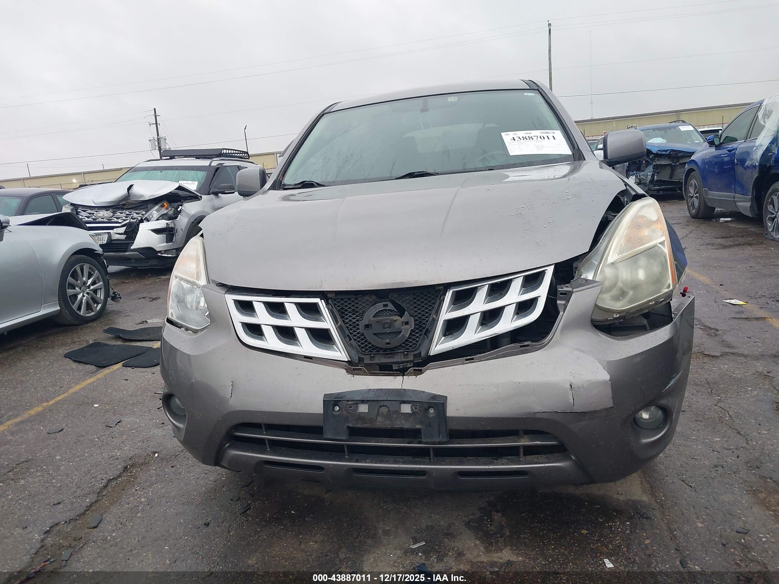 NISSAN ROGUE image 6