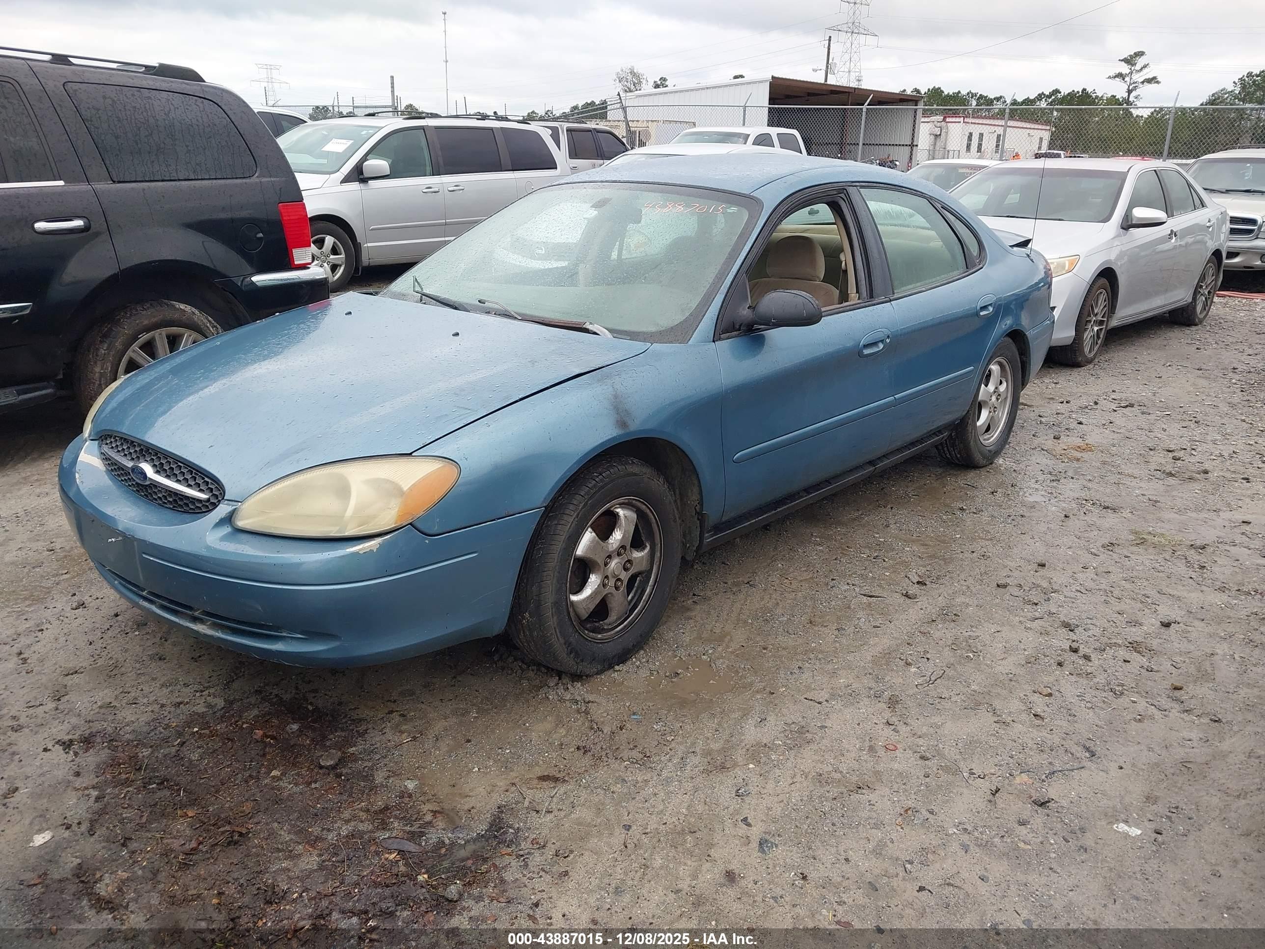 FORD TAURUS image 2
