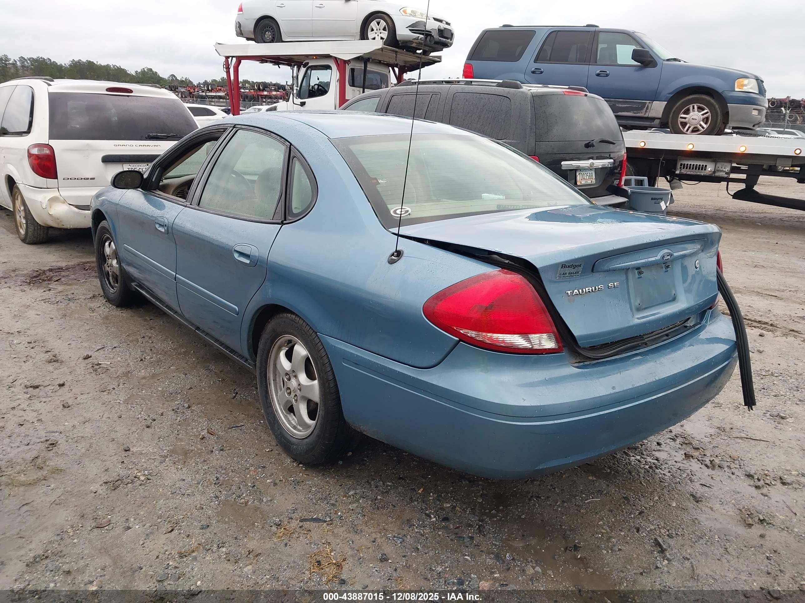 FORD TAURUS image 3