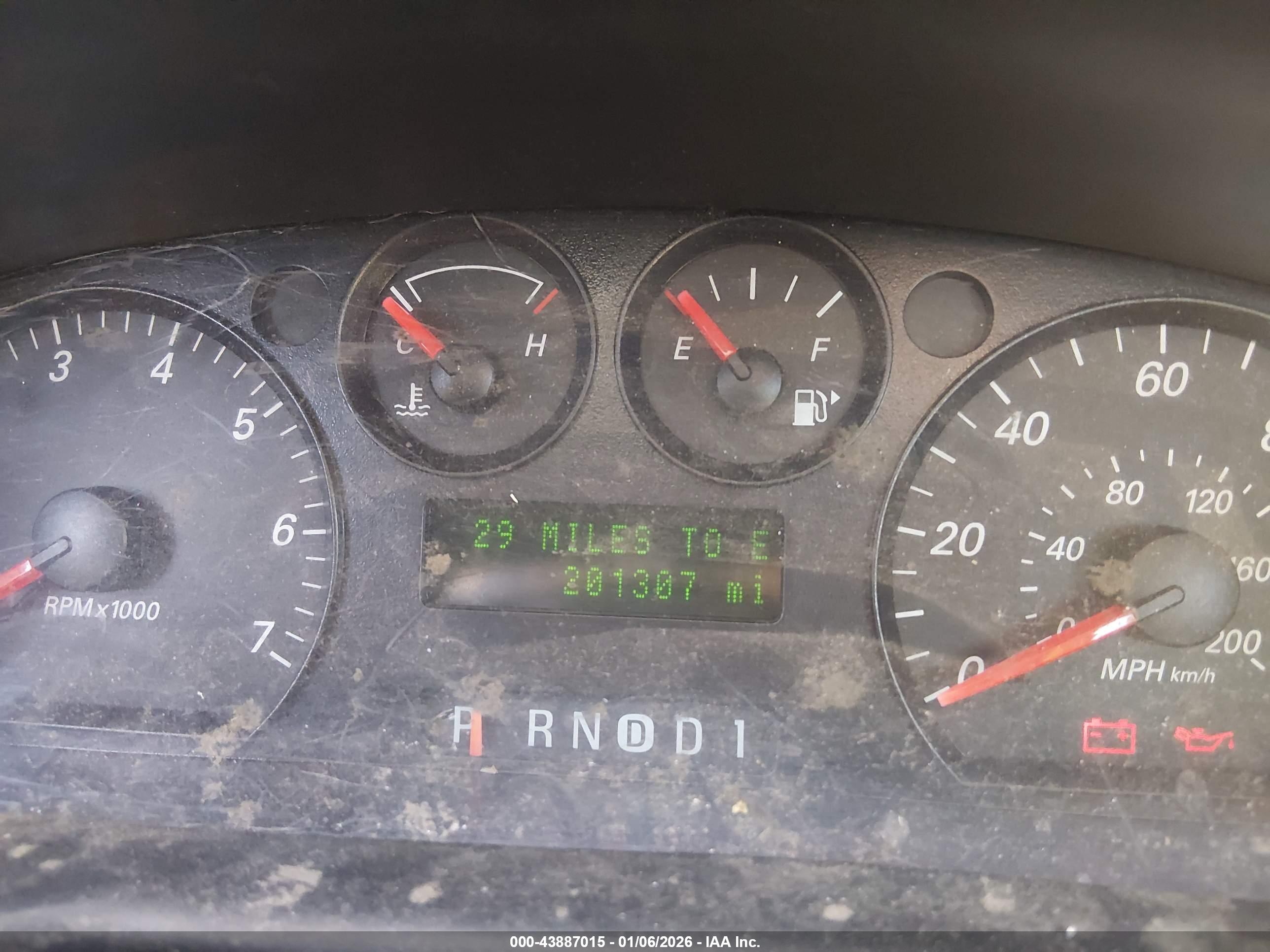 FORD TAURUS image 7
