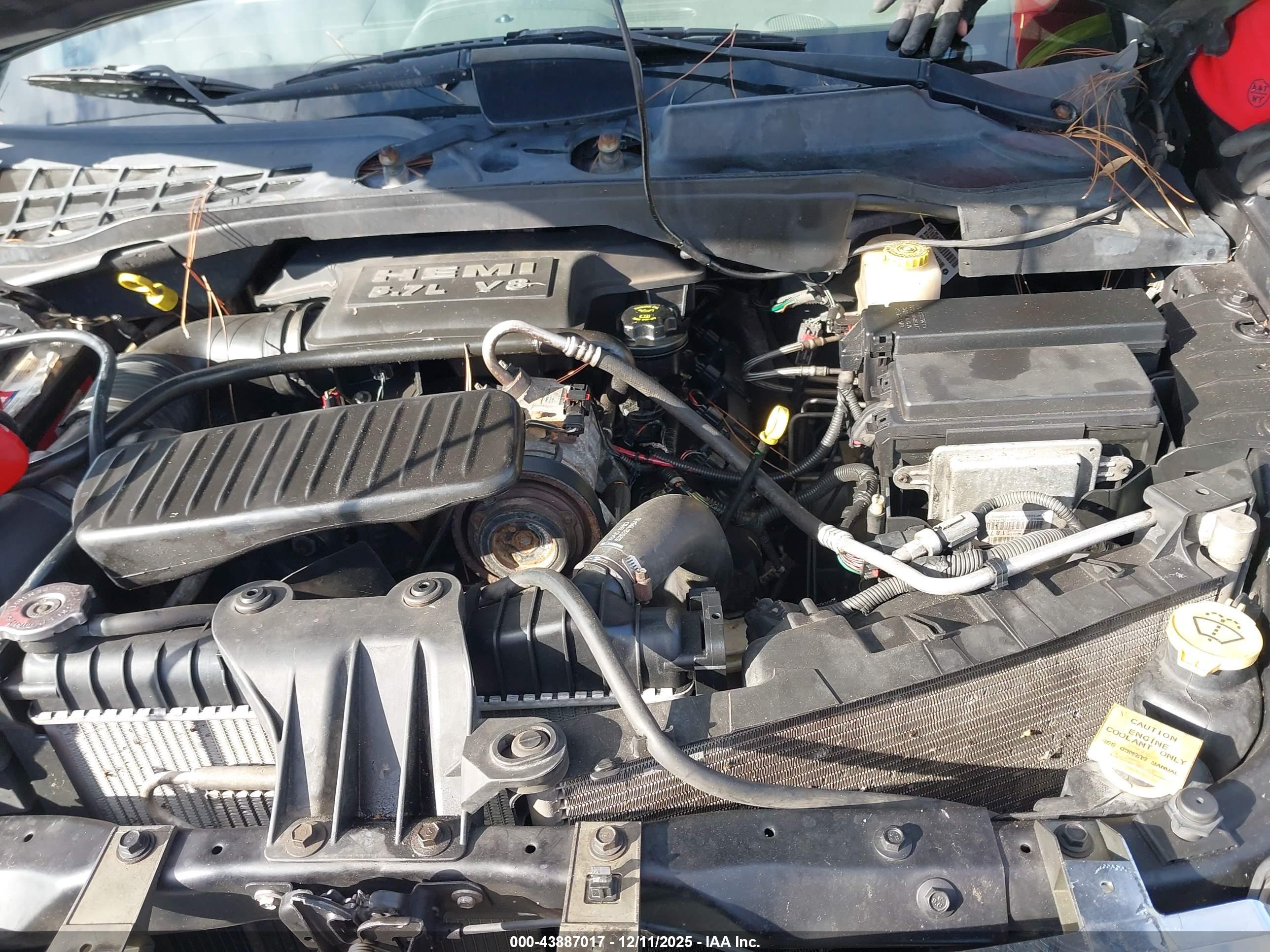 CHRYSLER ASPEN image 10