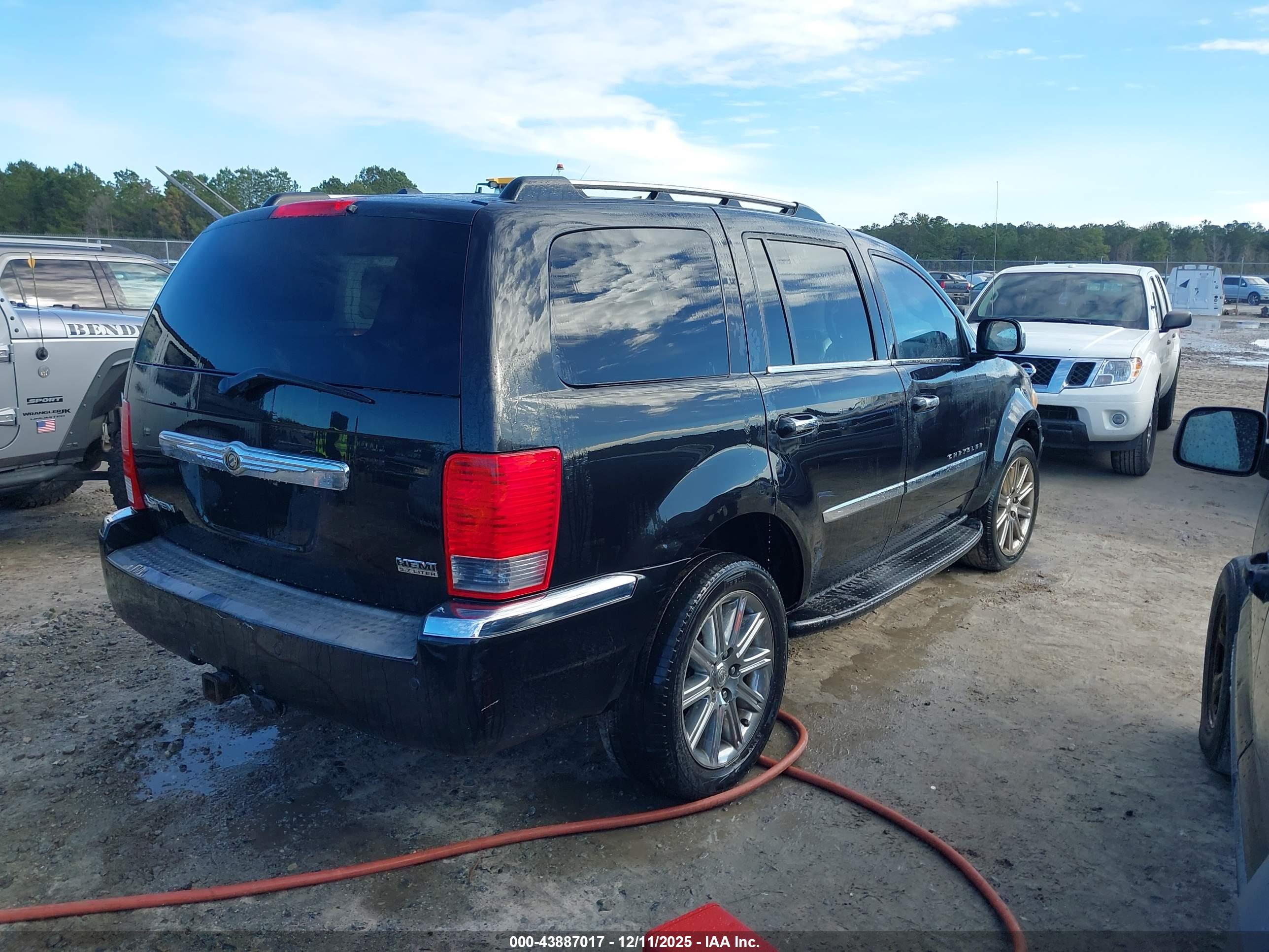CHRYSLER ASPEN image 4
