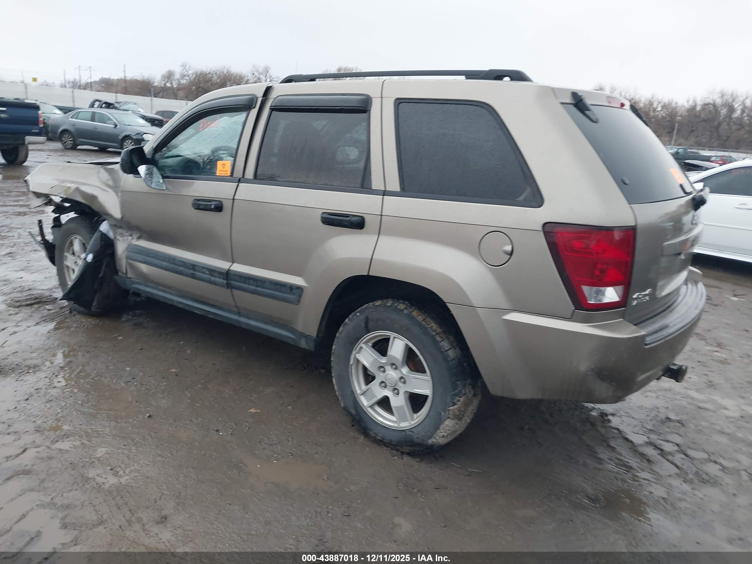JEEP GRAND image 3