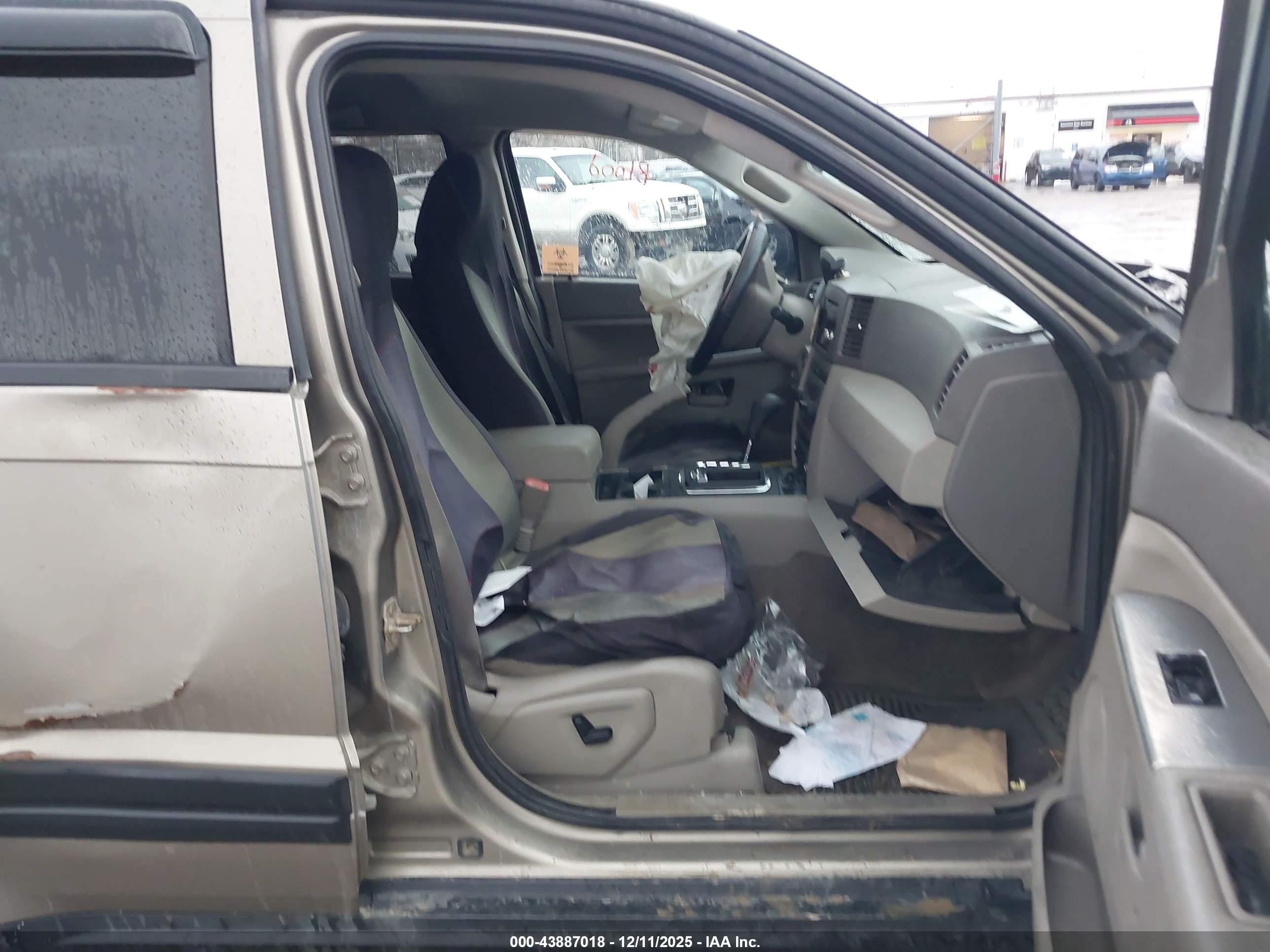 JEEP GRAND image 5