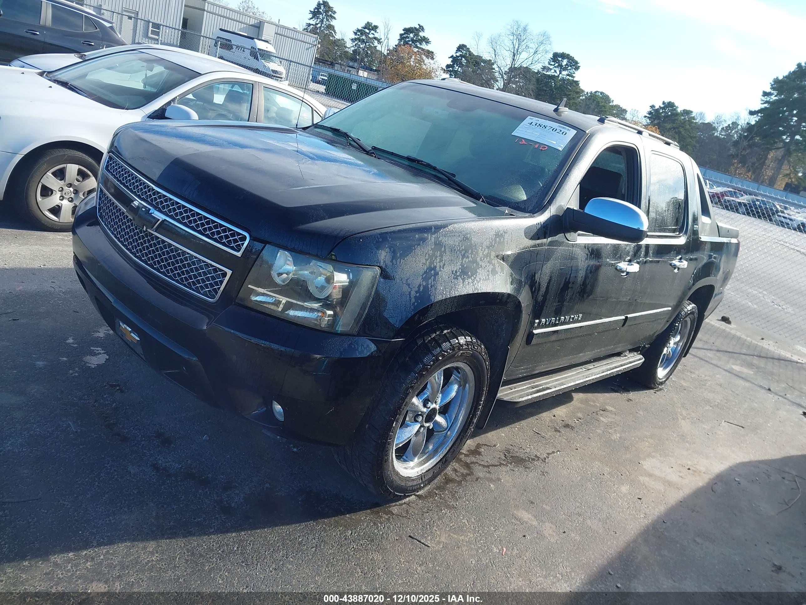 CHEVROLET AVALANCHE image 2