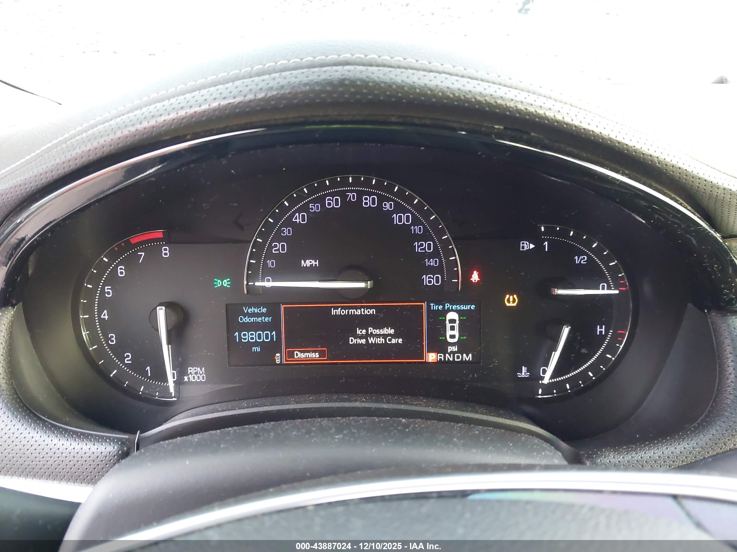 CADILLAC XTS image 7
