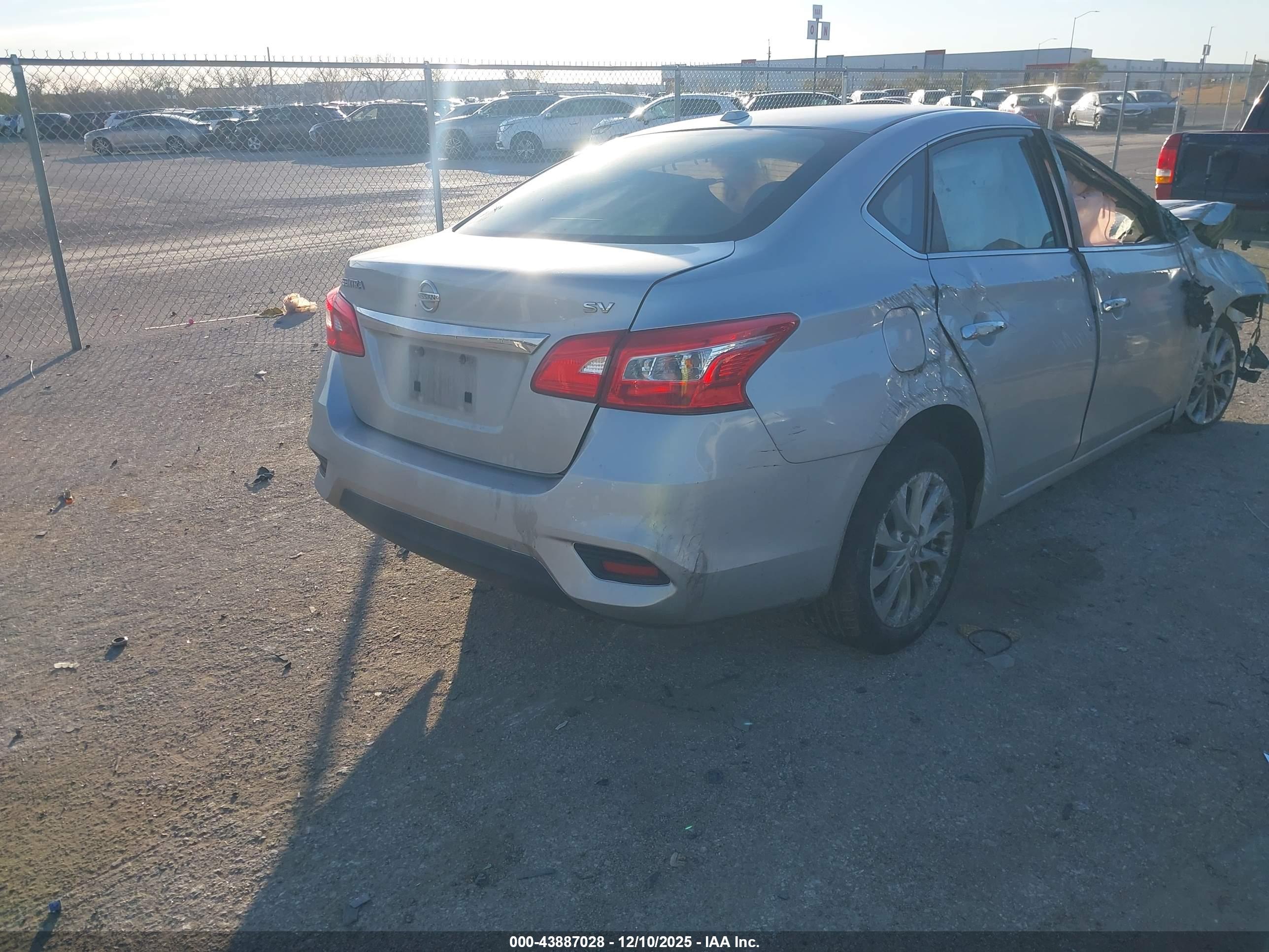 NISSAN SENTRA image 4