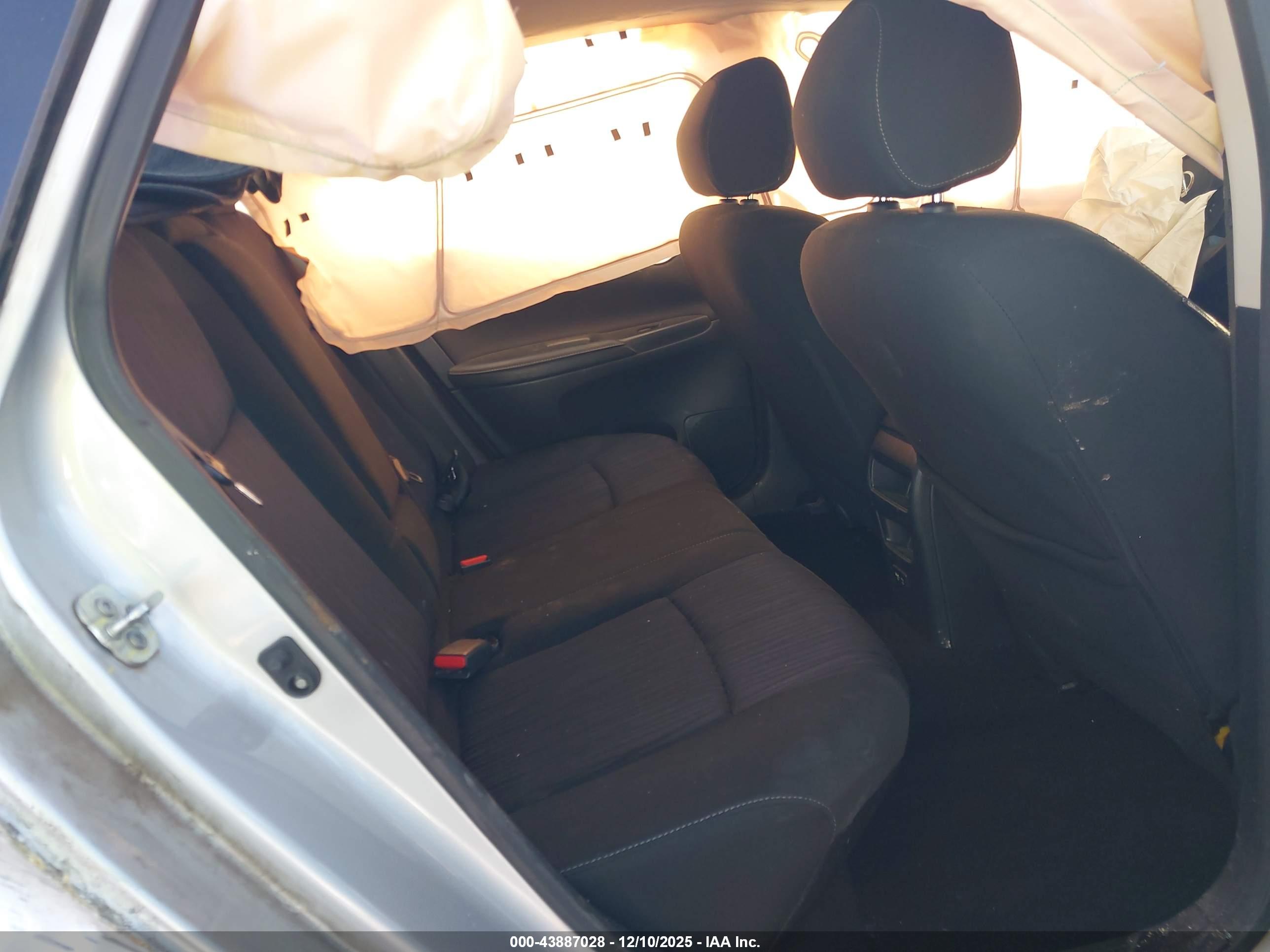 NISSAN SENTRA image 8