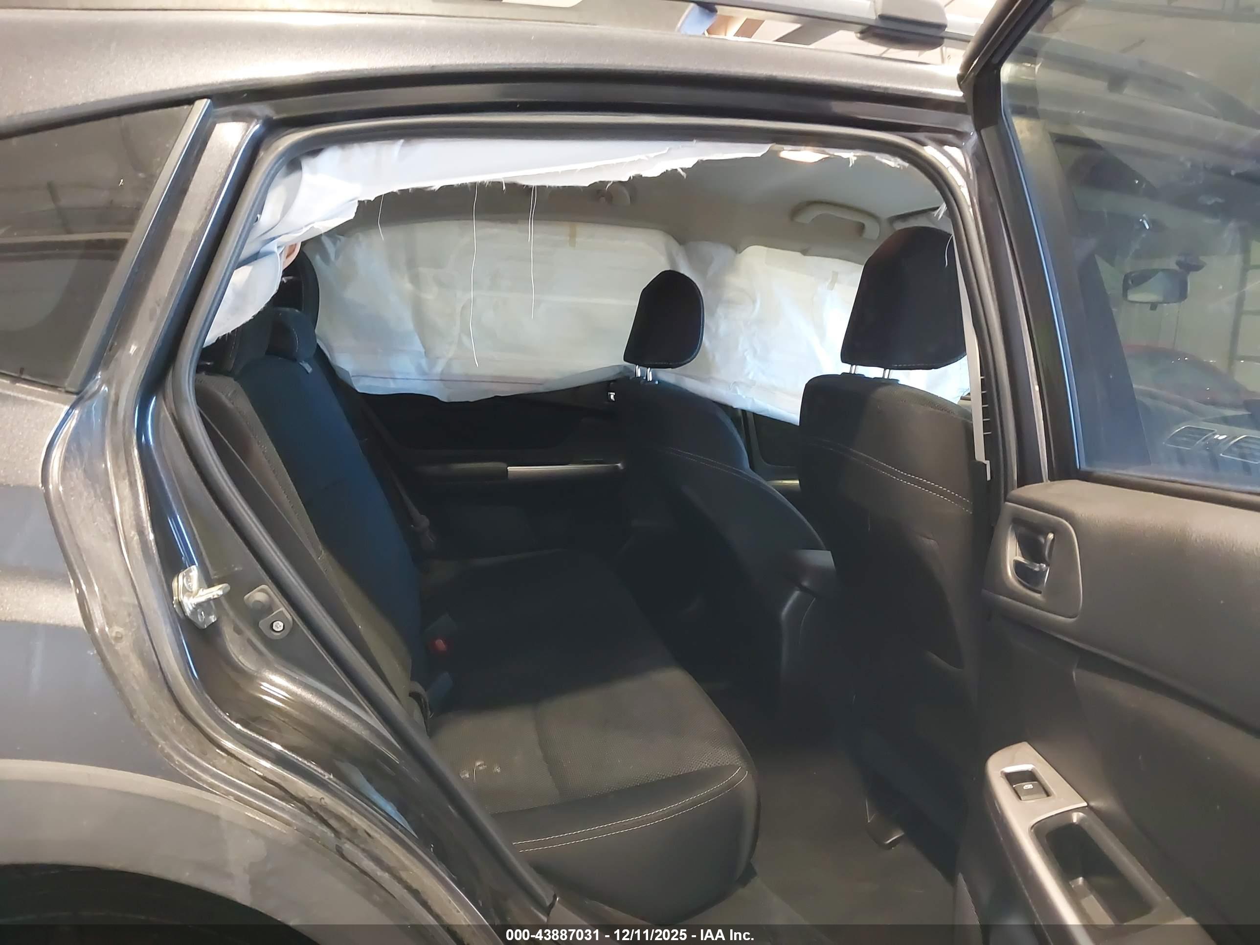 SUBARU XV image 8