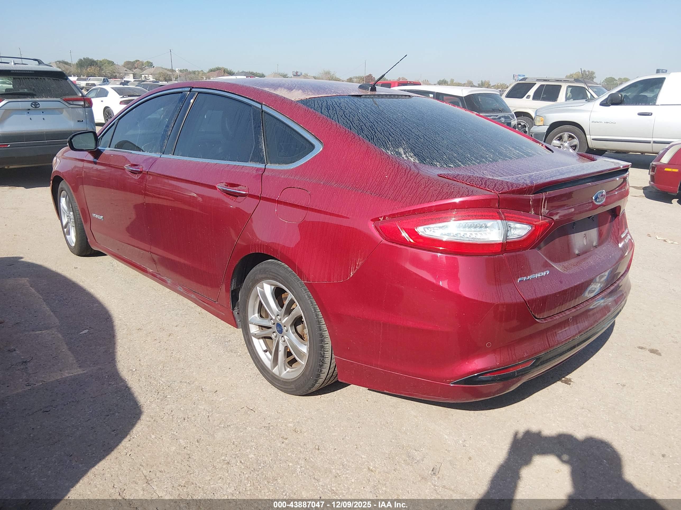 FORD FUSION image 3