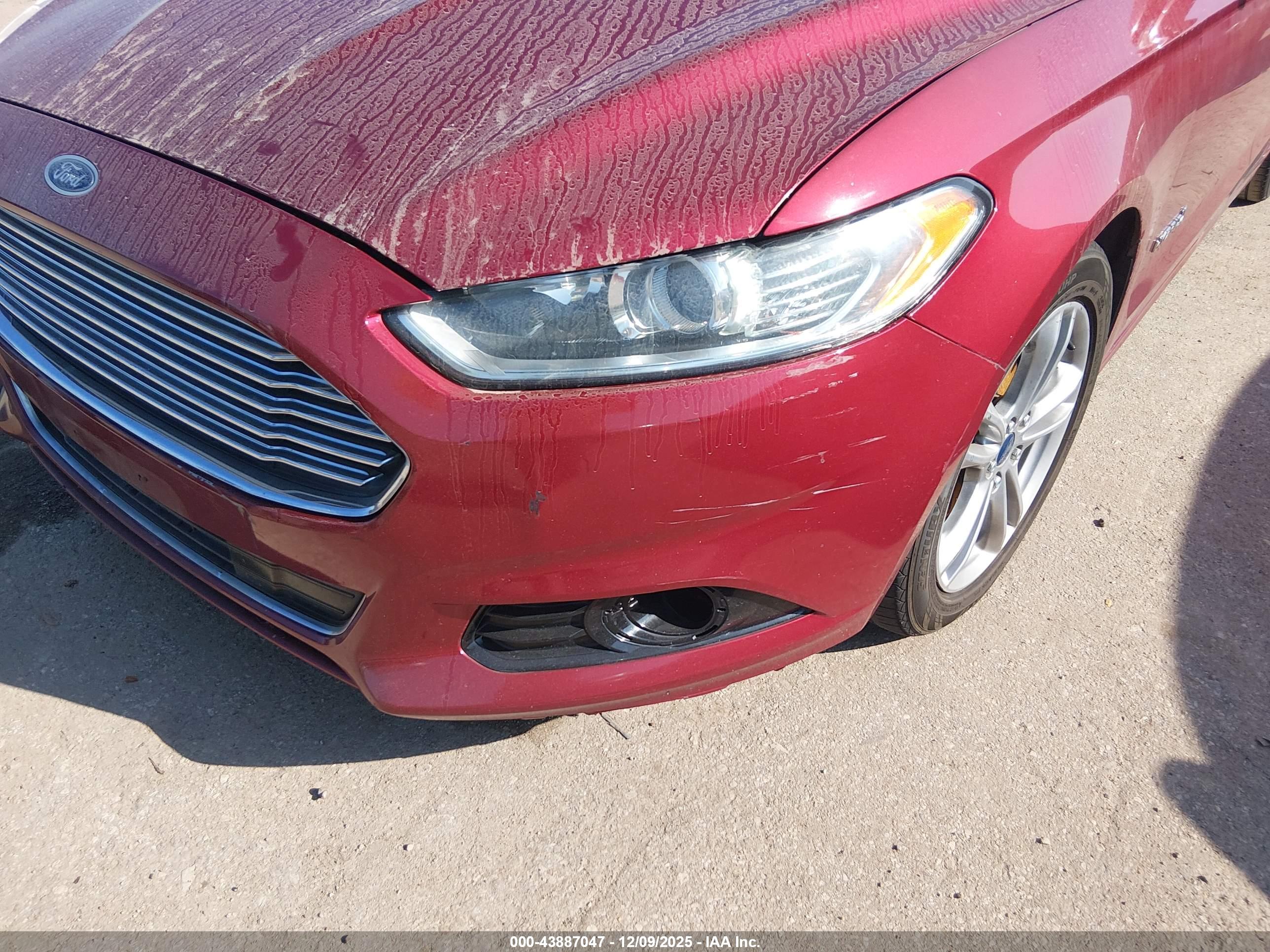 FORD FUSION image 6