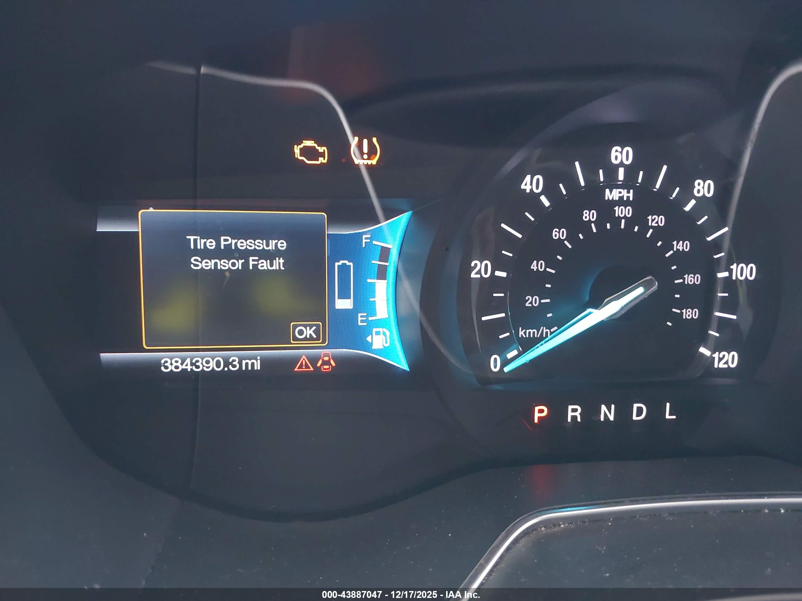 FORD FUSION image 7