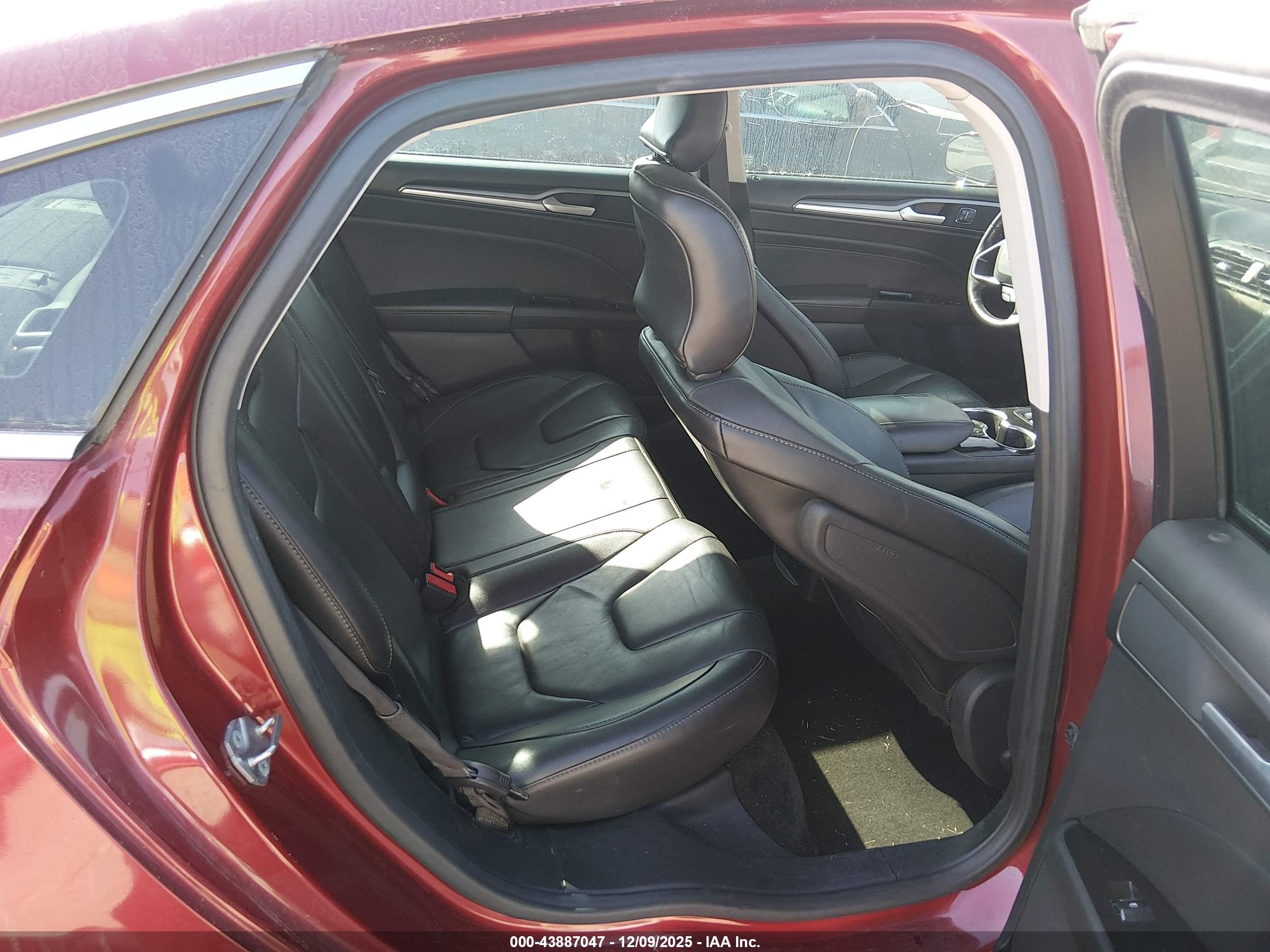 FORD FUSION image 8