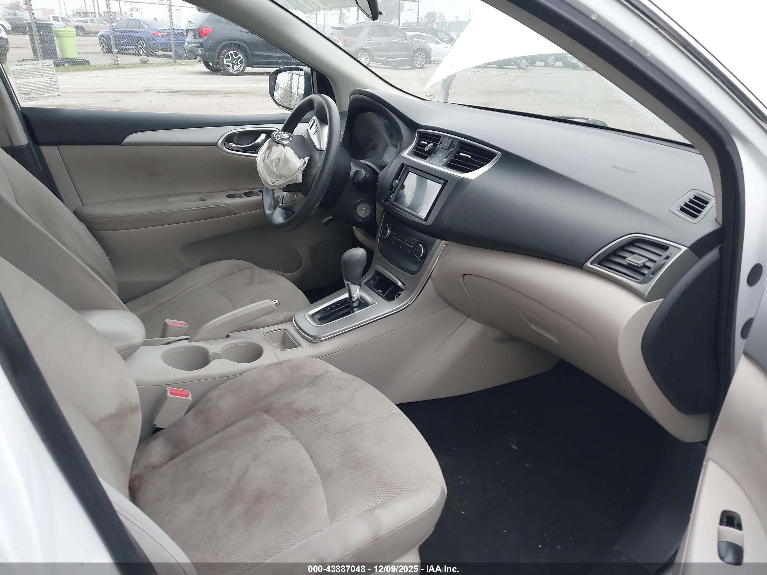 NISSAN SENTRA image 5