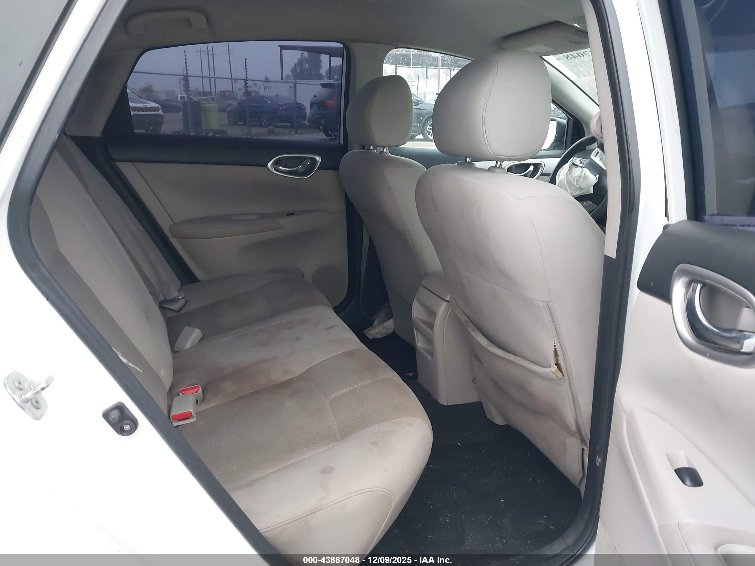 NISSAN SENTRA image 8