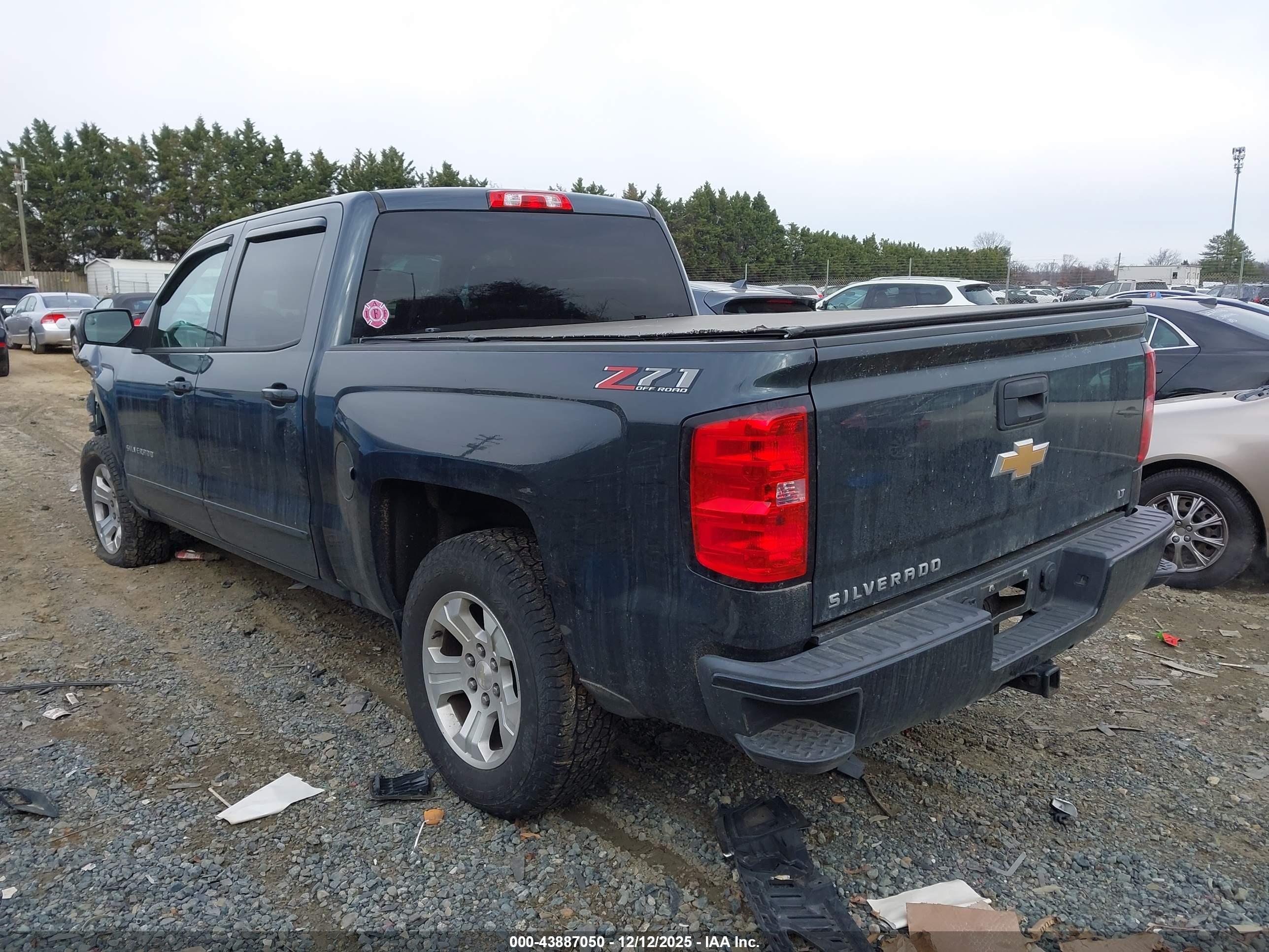CHEVROLET SILVERADO image 3