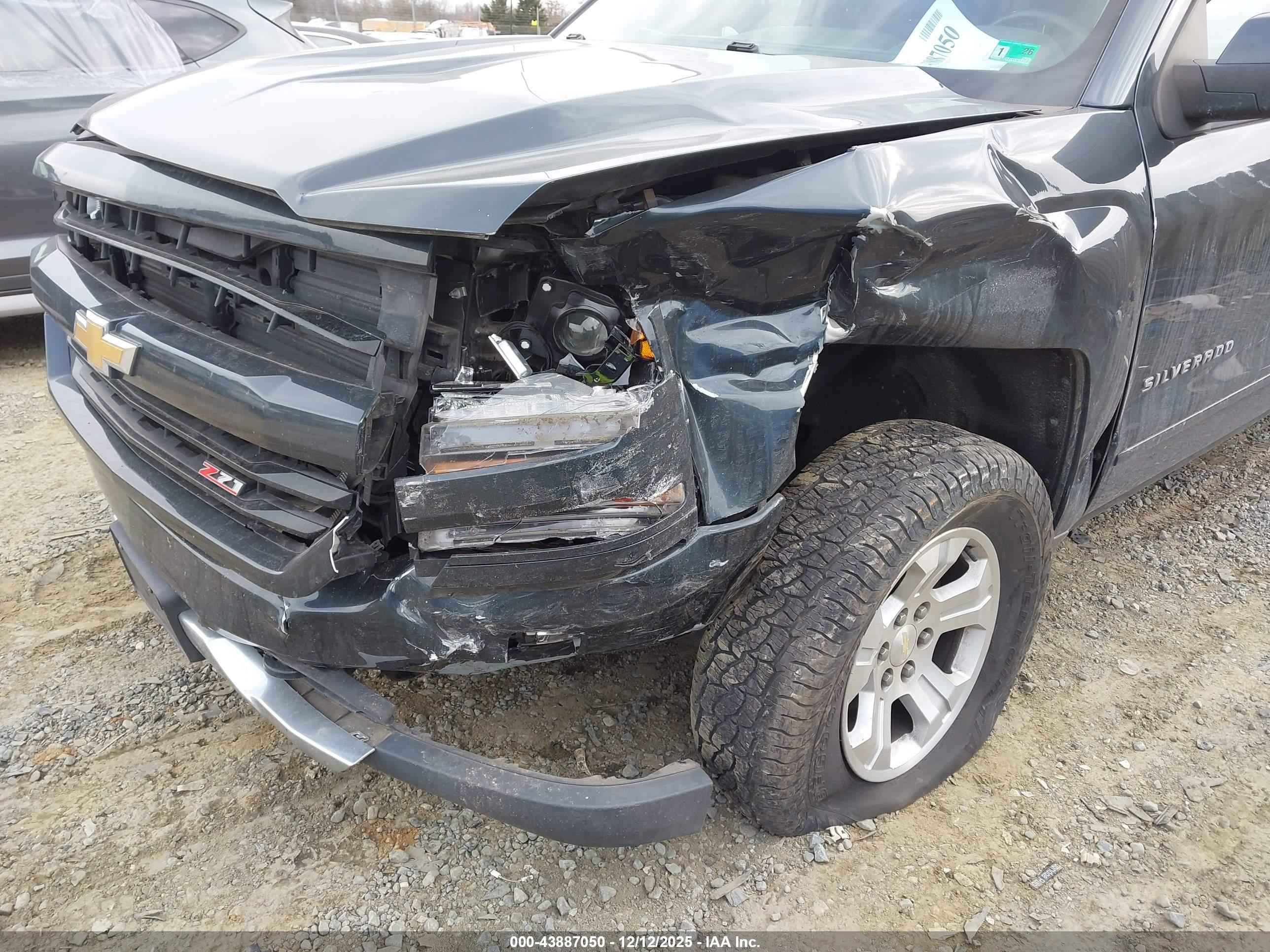 CHEVROLET SILVERADO image 6