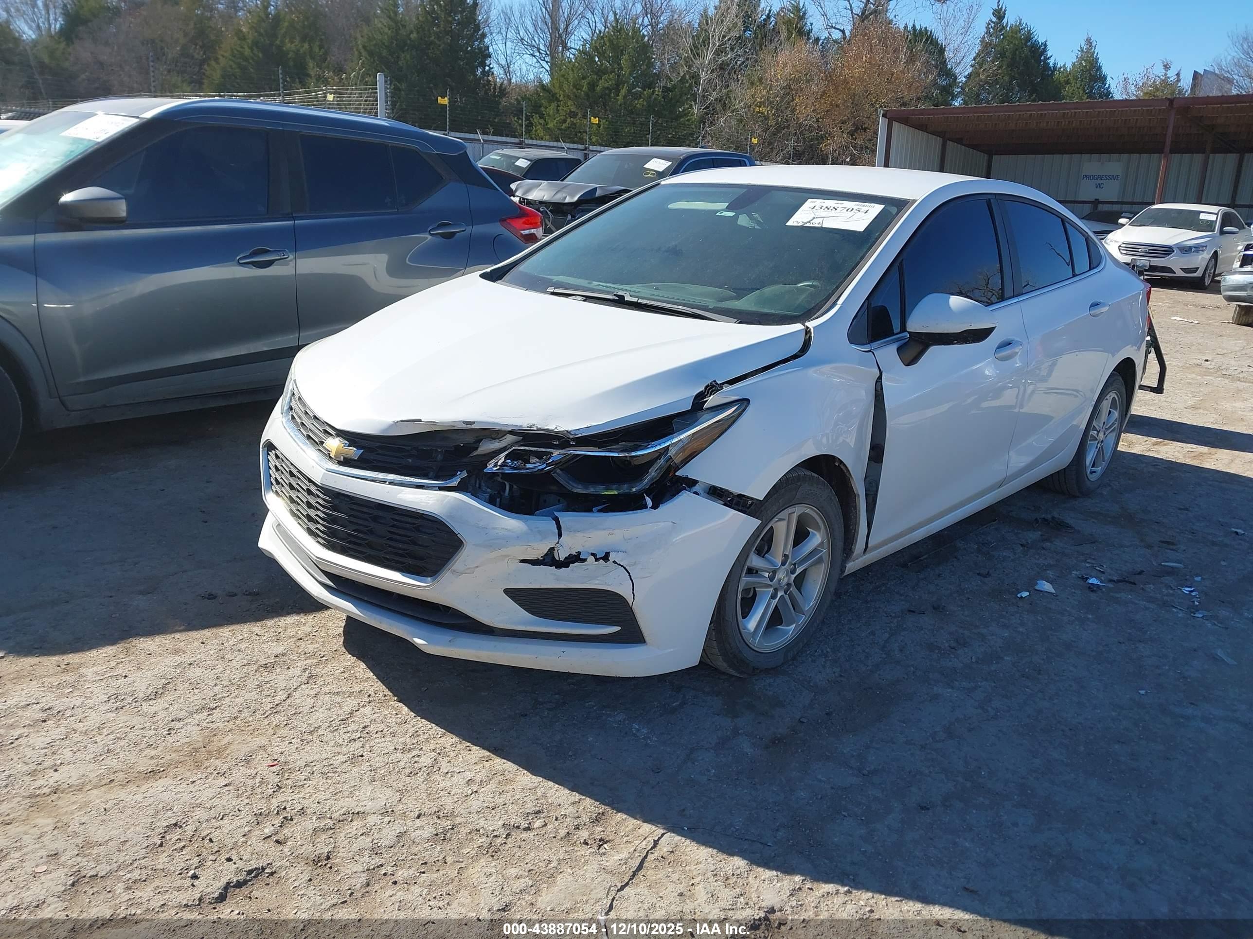 CHEVROLET CRUZE image 2