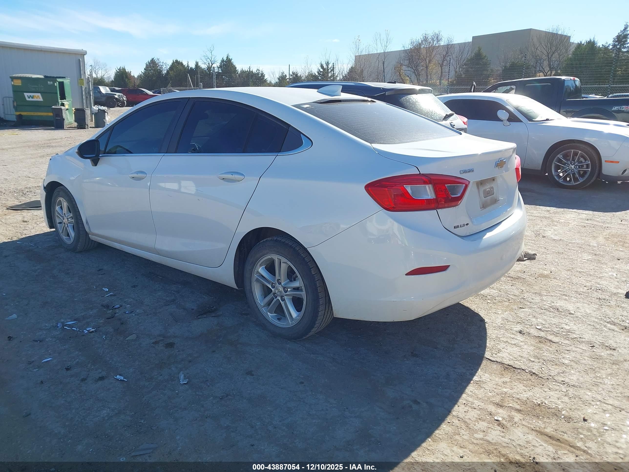 CHEVROLET CRUZE image 3
