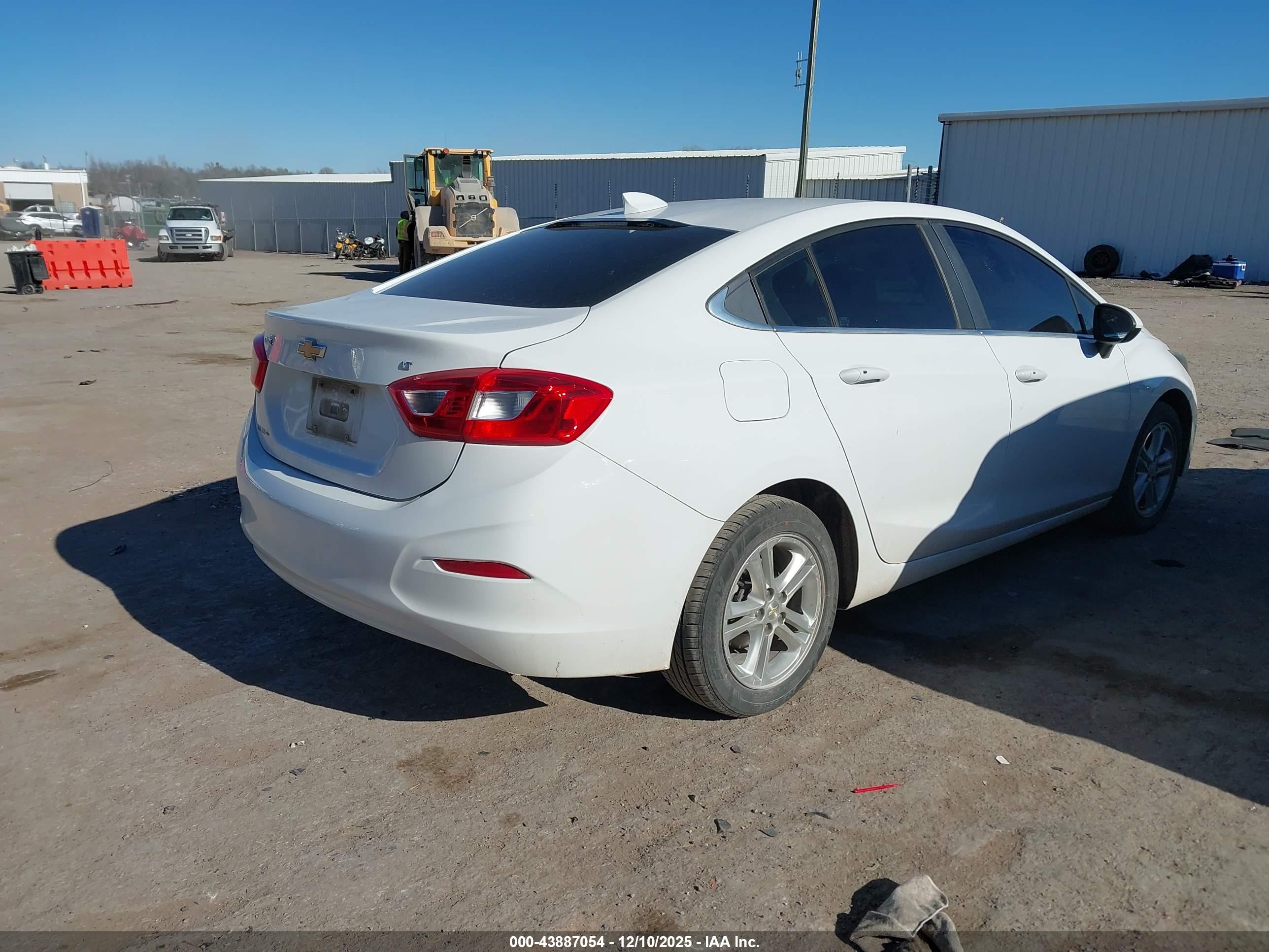 CHEVROLET CRUZE image 4
