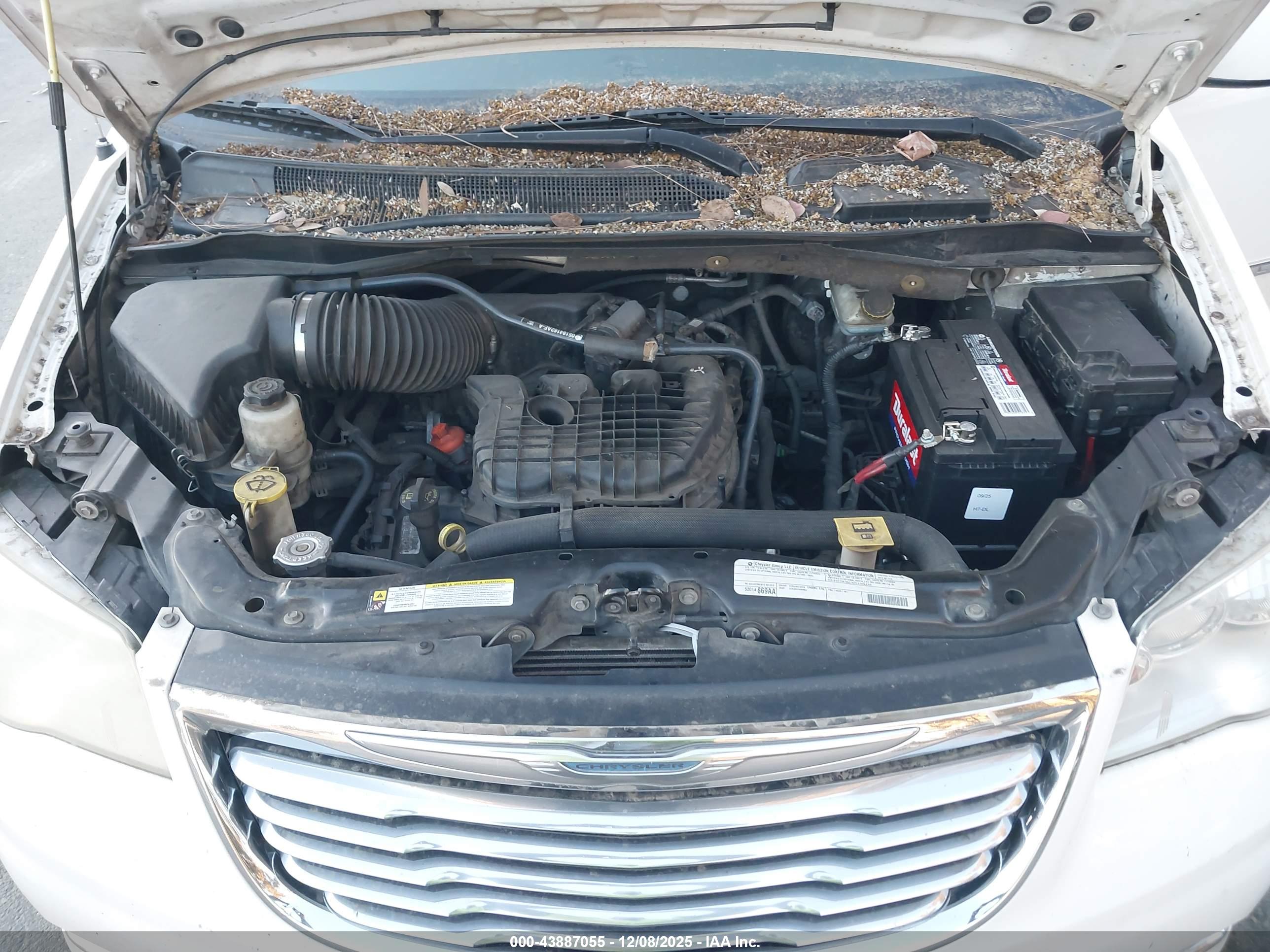 CHRYSLER TOWN image 10