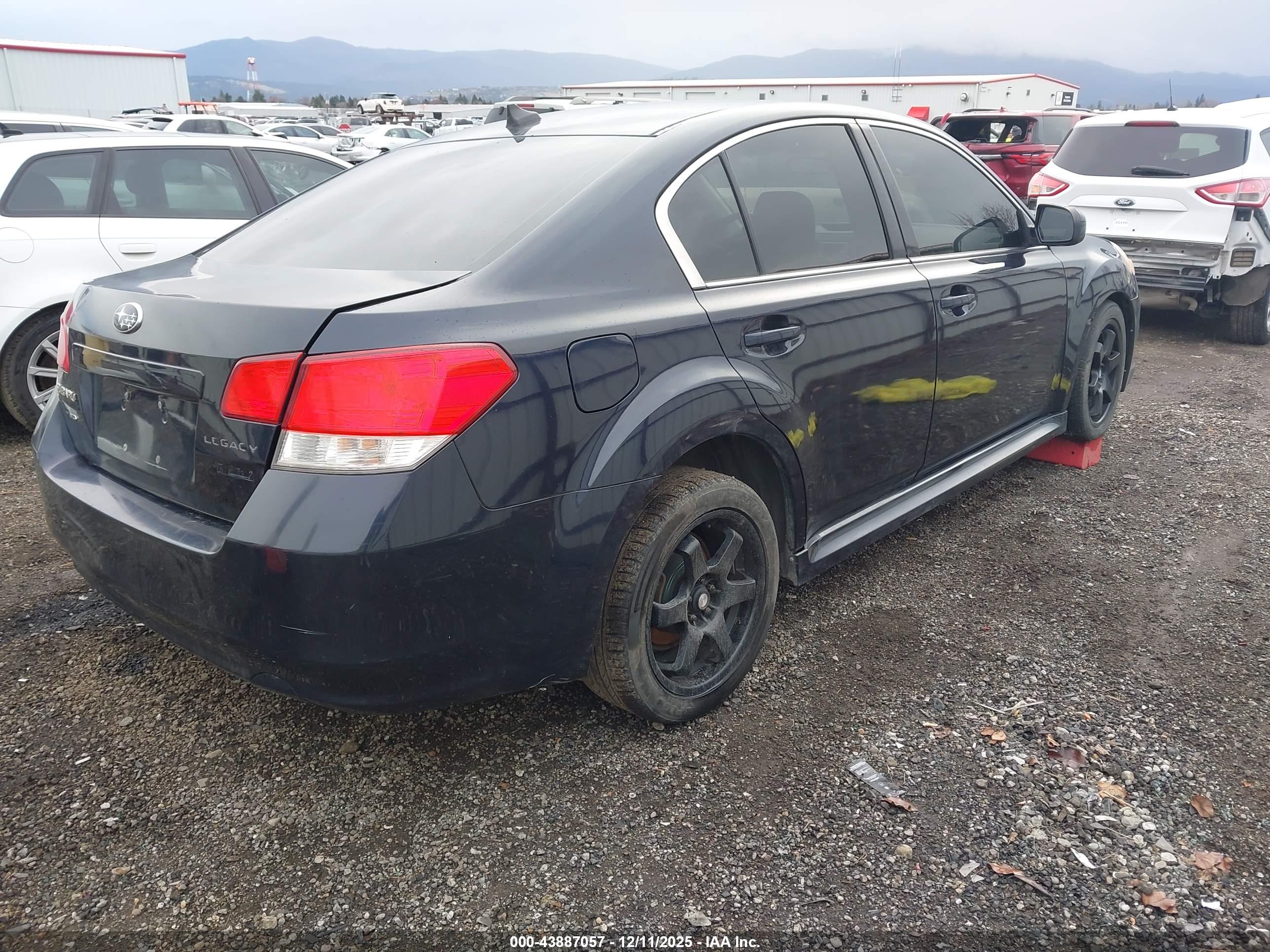 SUBARU LEGACY image 4