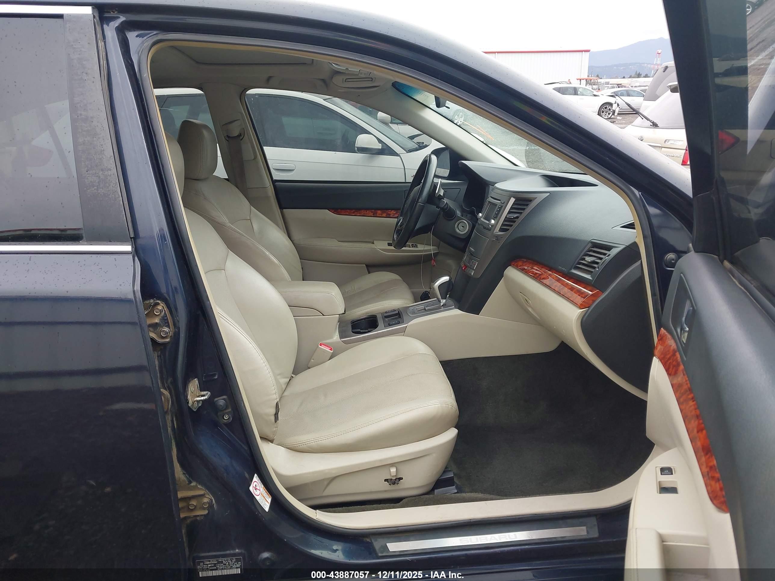 SUBARU LEGACY image 5