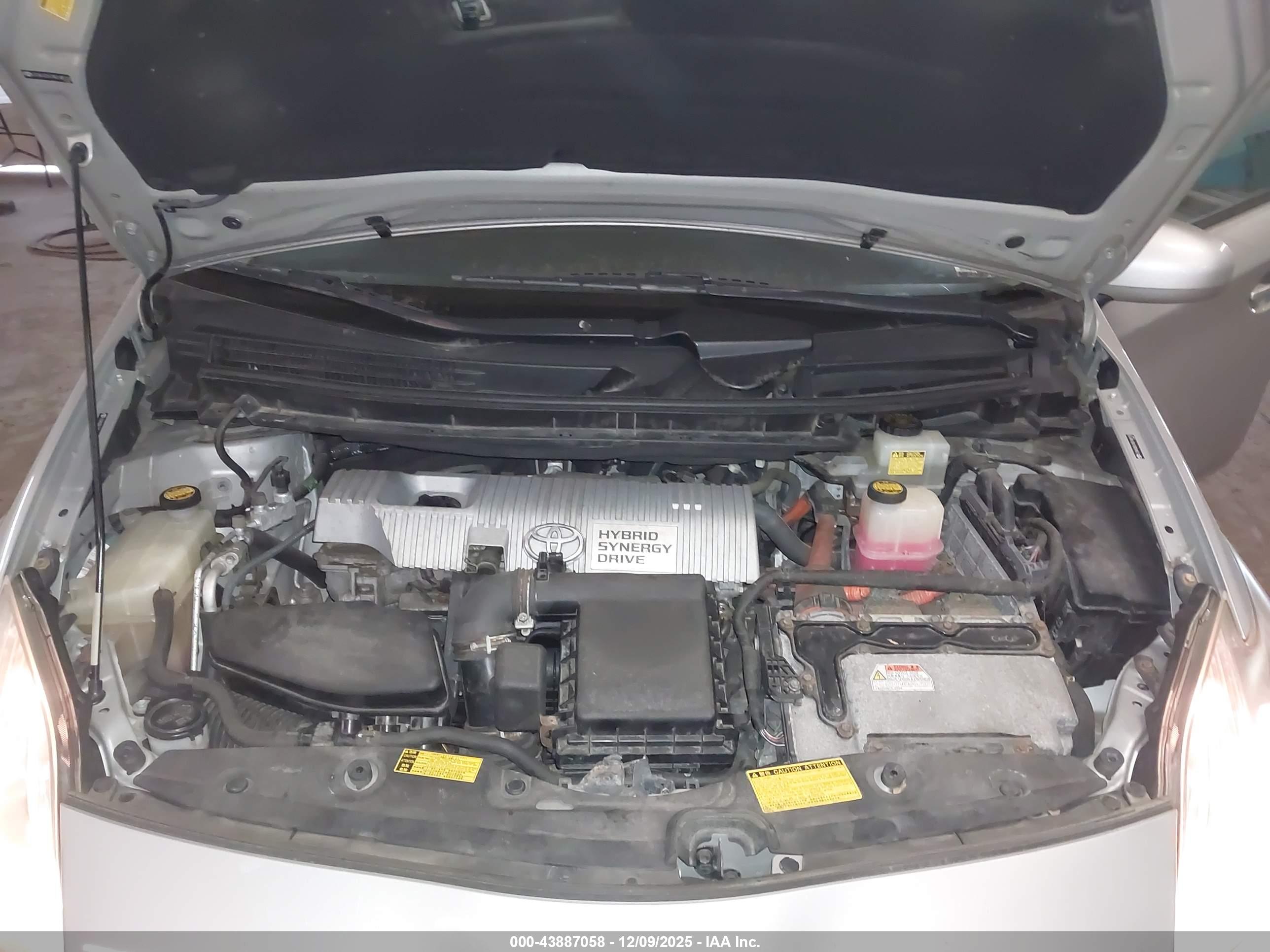 TOYOTA PRIUS image 10