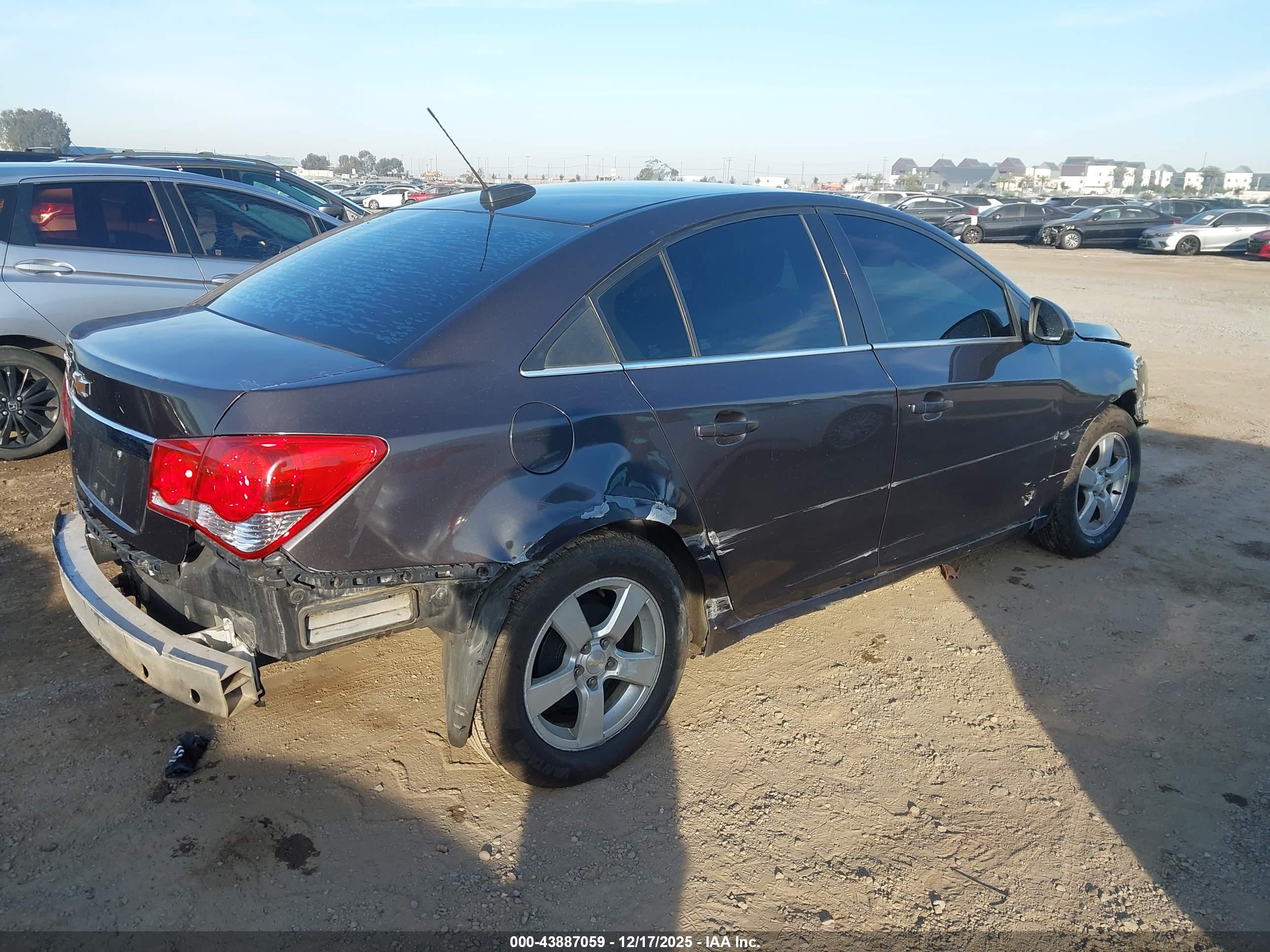 CHEVROLET CRUZE image 4