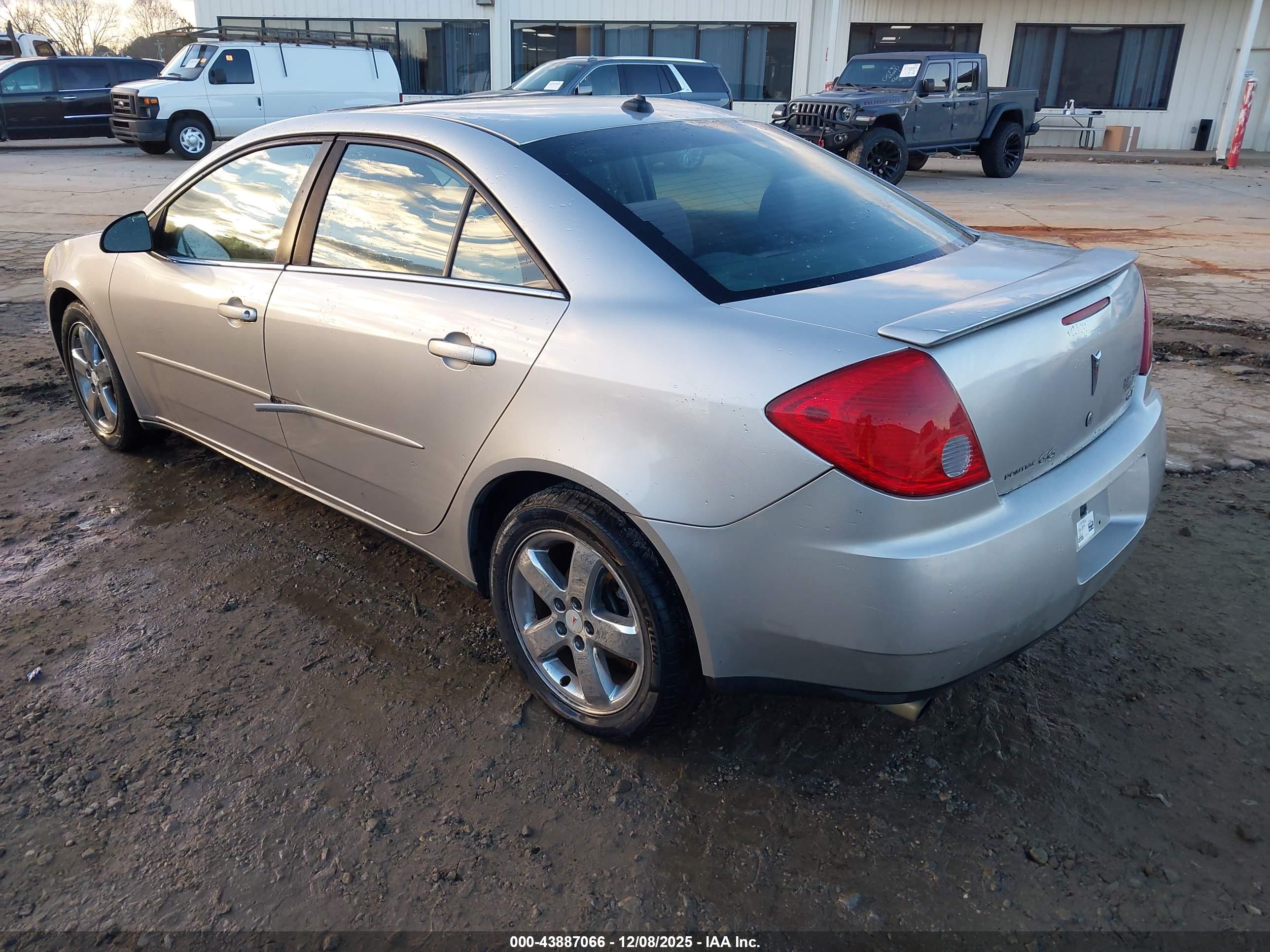 PONTIAC G6 image 3