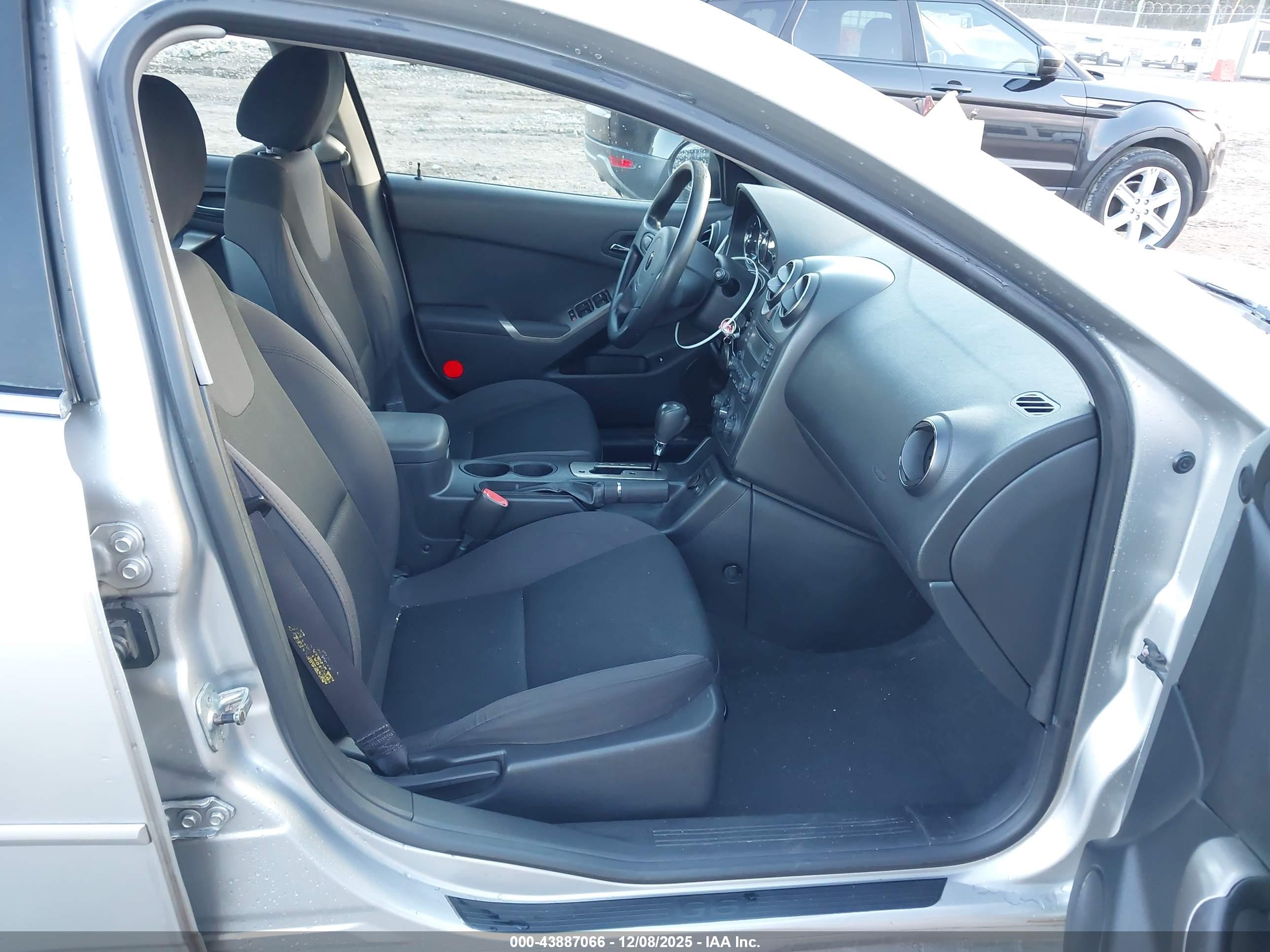 PONTIAC G6 image 5