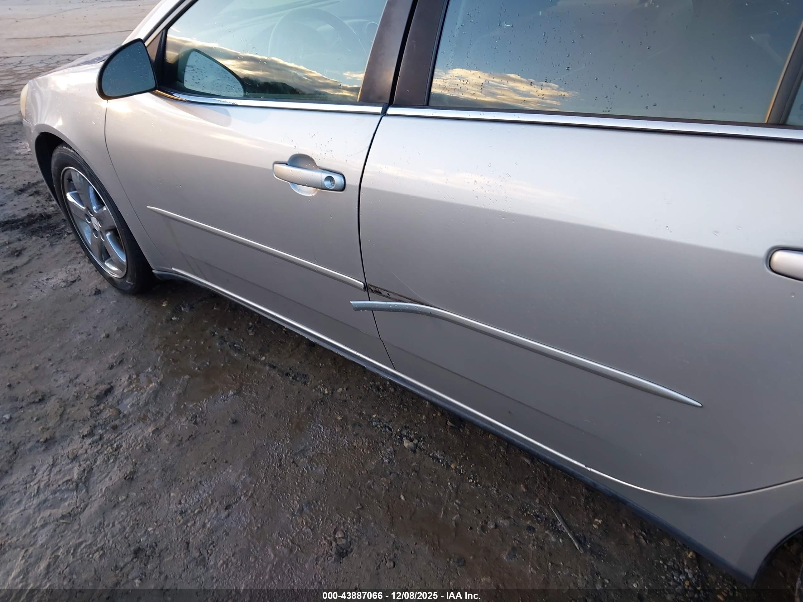 PONTIAC G6 image 6
